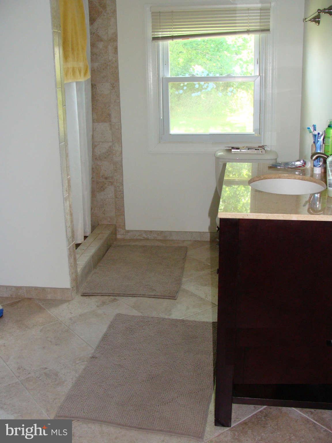 PIMMIT HILLS - Residential Lease