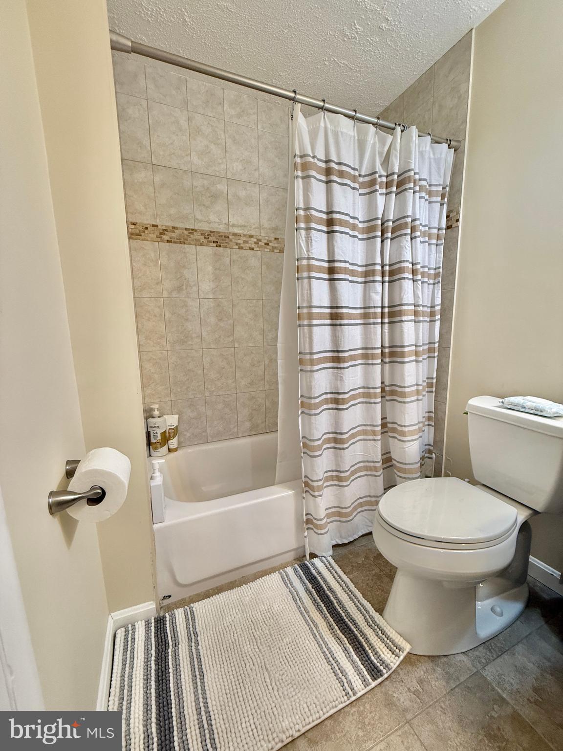 WOODLAWN MEWS - Residential Lease