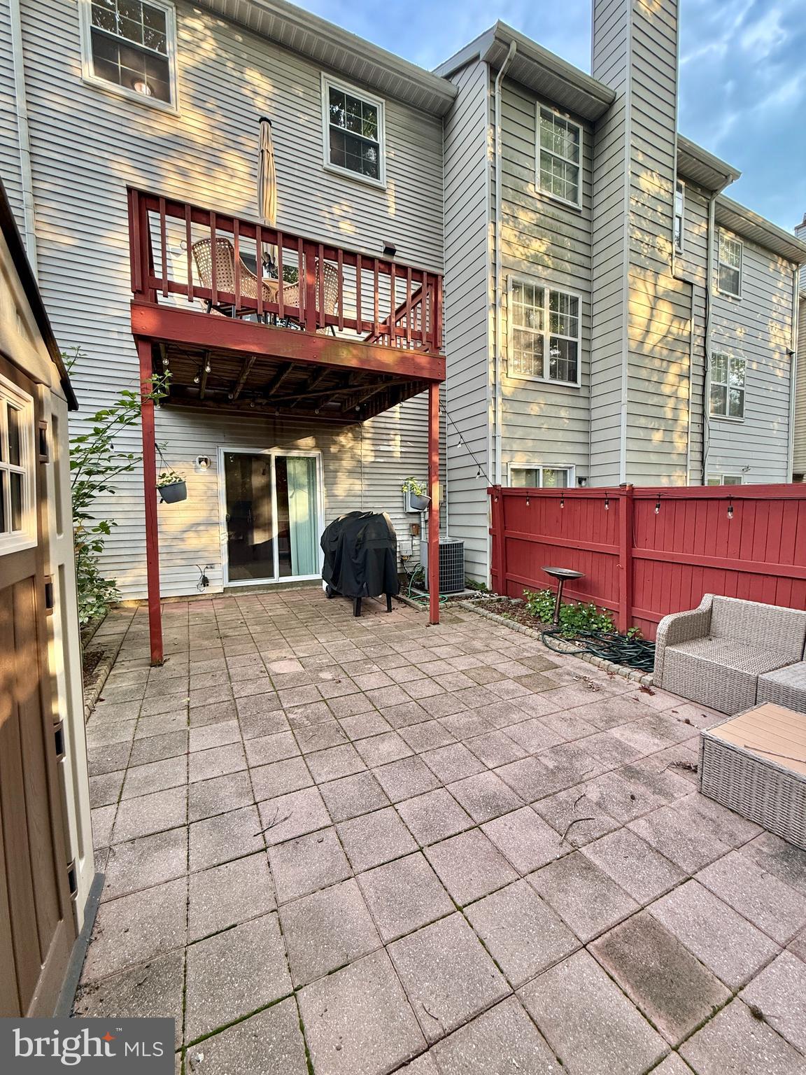 WOODLAWN MEWS - Residential Lease