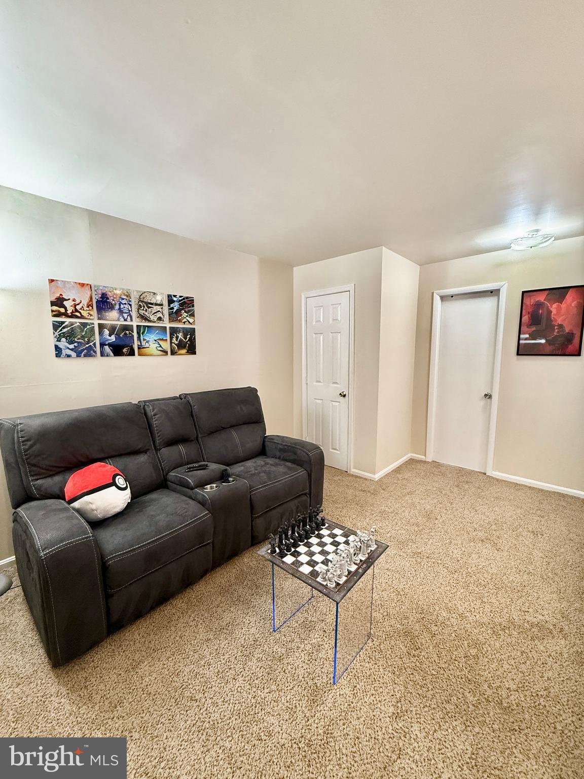 WOODLAWN MEWS - Residential Lease