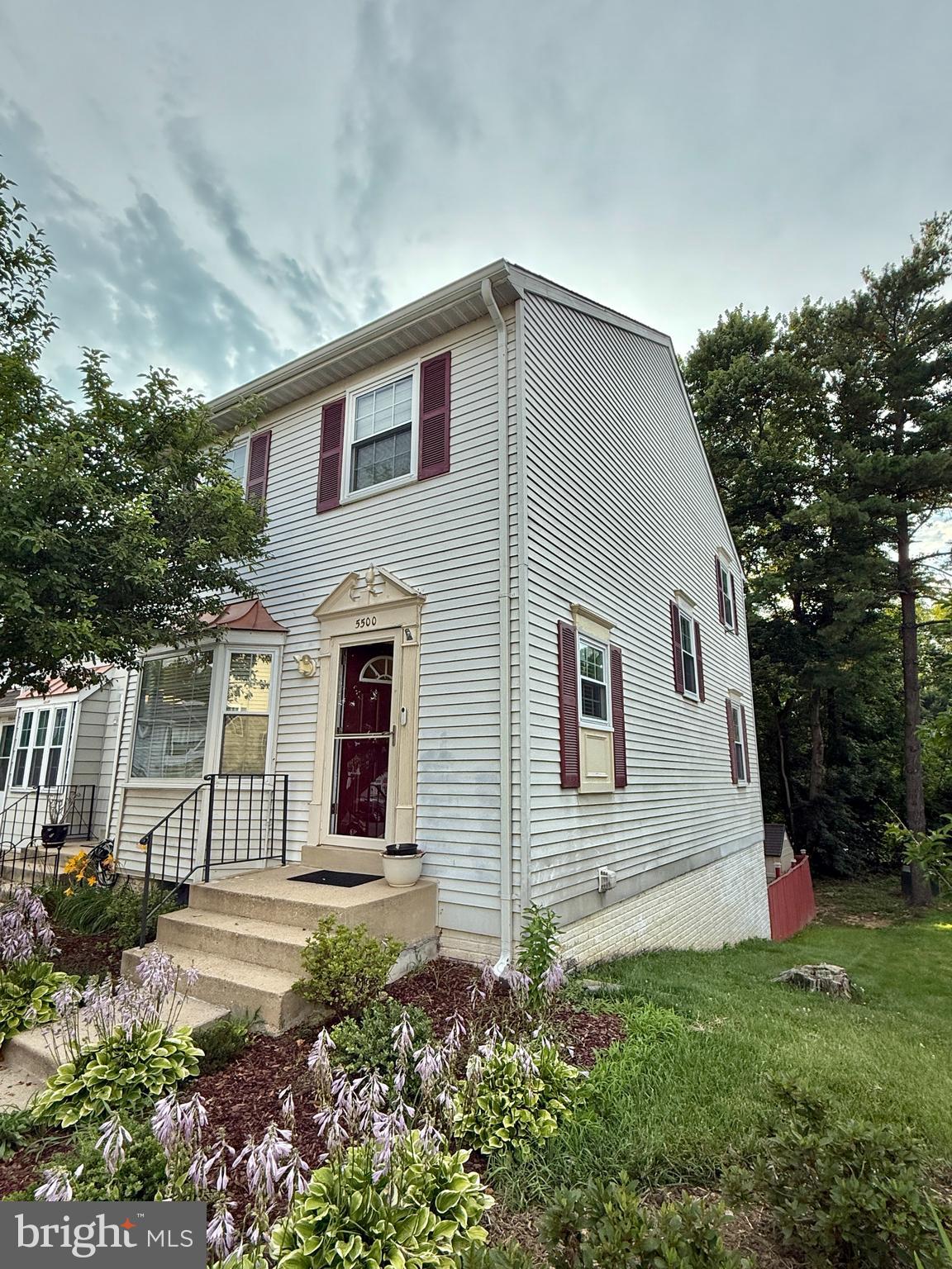 WOODLAWN MEWS - Residential Lease