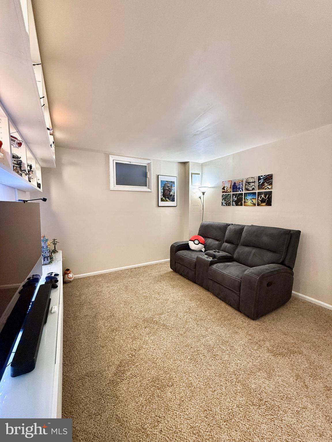 WOODLAWN MEWS - Residential Lease