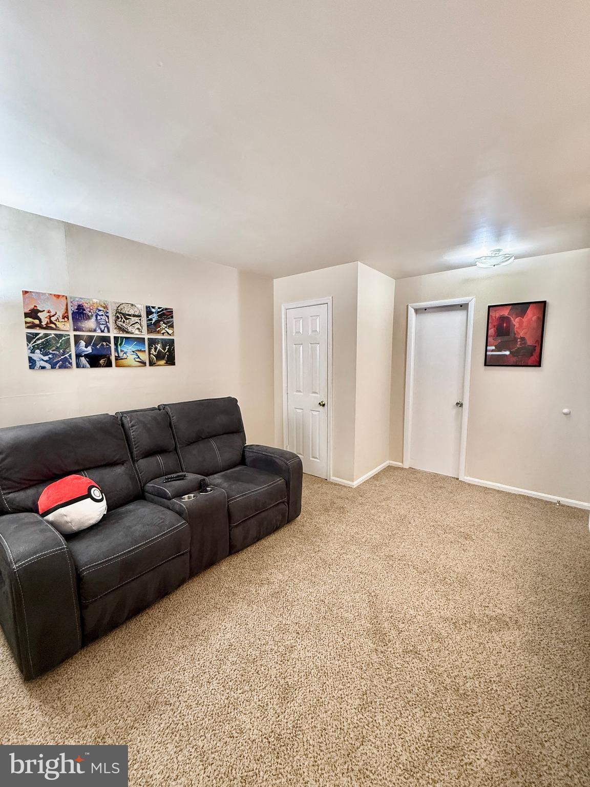 WOODLAWN MEWS - Residential Lease