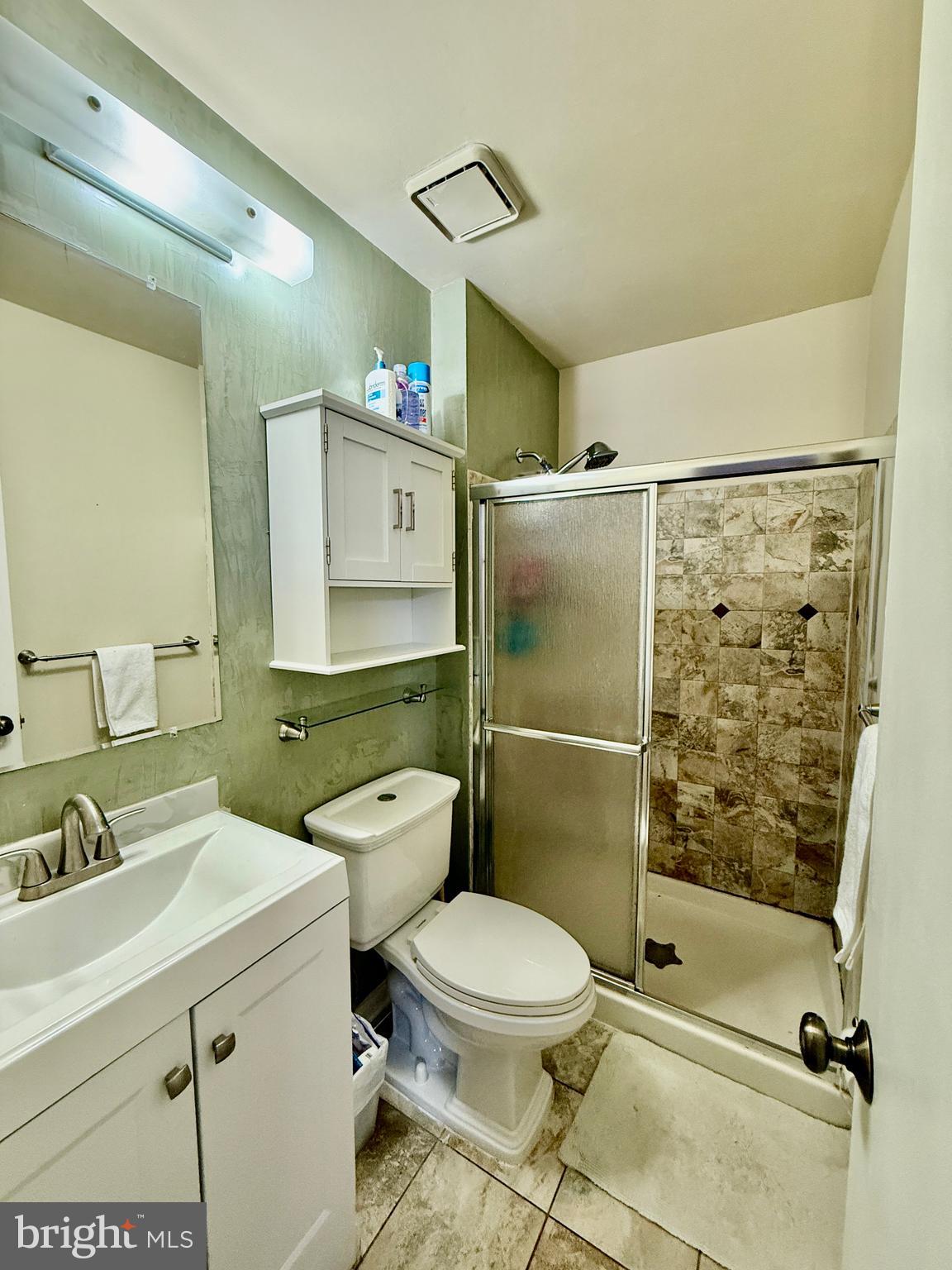 WOODLAWN MEWS - Residential Lease