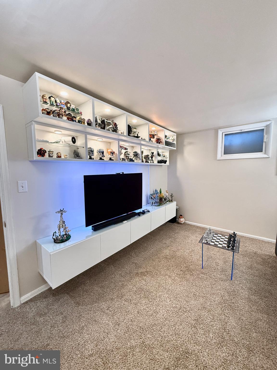 WOODLAWN MEWS - Residential Lease