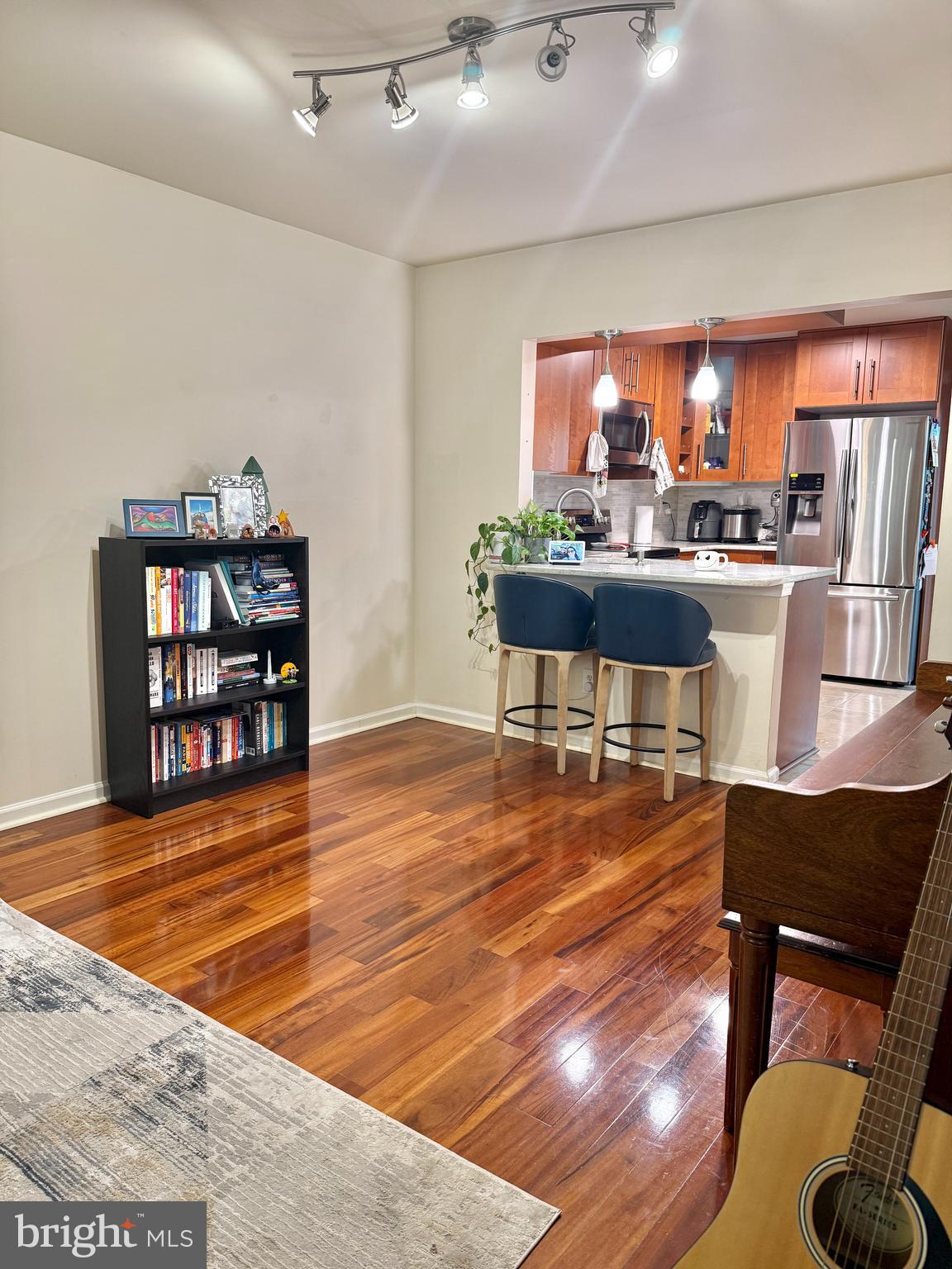 WOODLAWN MEWS - Residential Lease