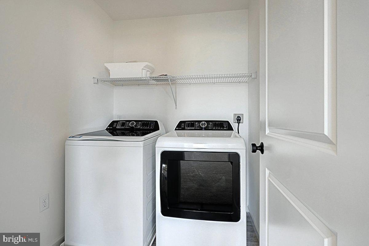 STONE MILL ESTATES - Residential