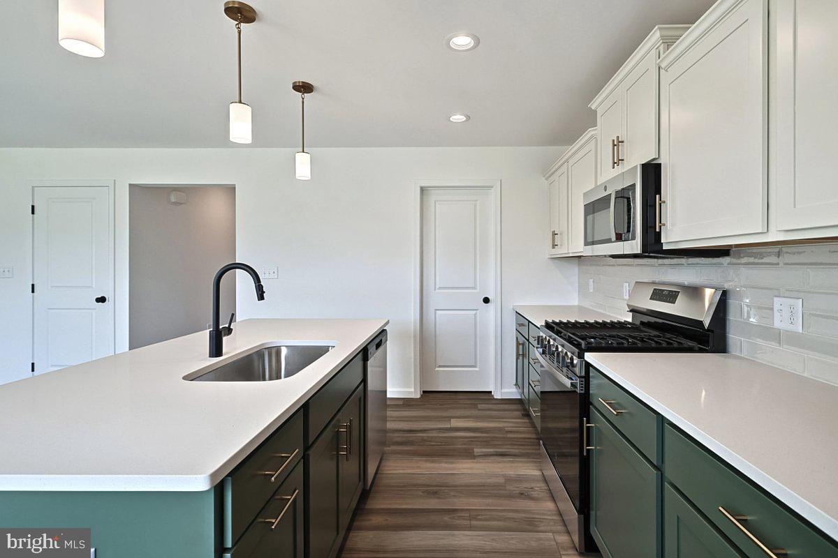 STONE MILL ESTATES - Residential