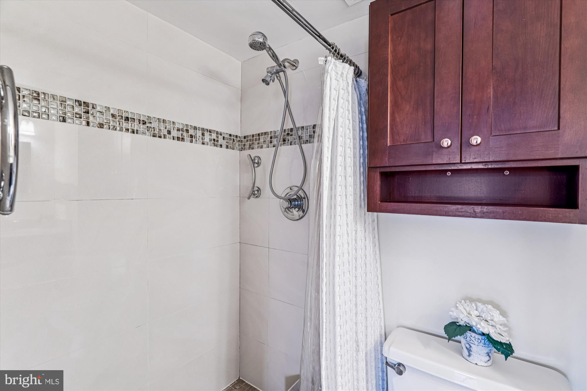 LYNNBROOK - Residential