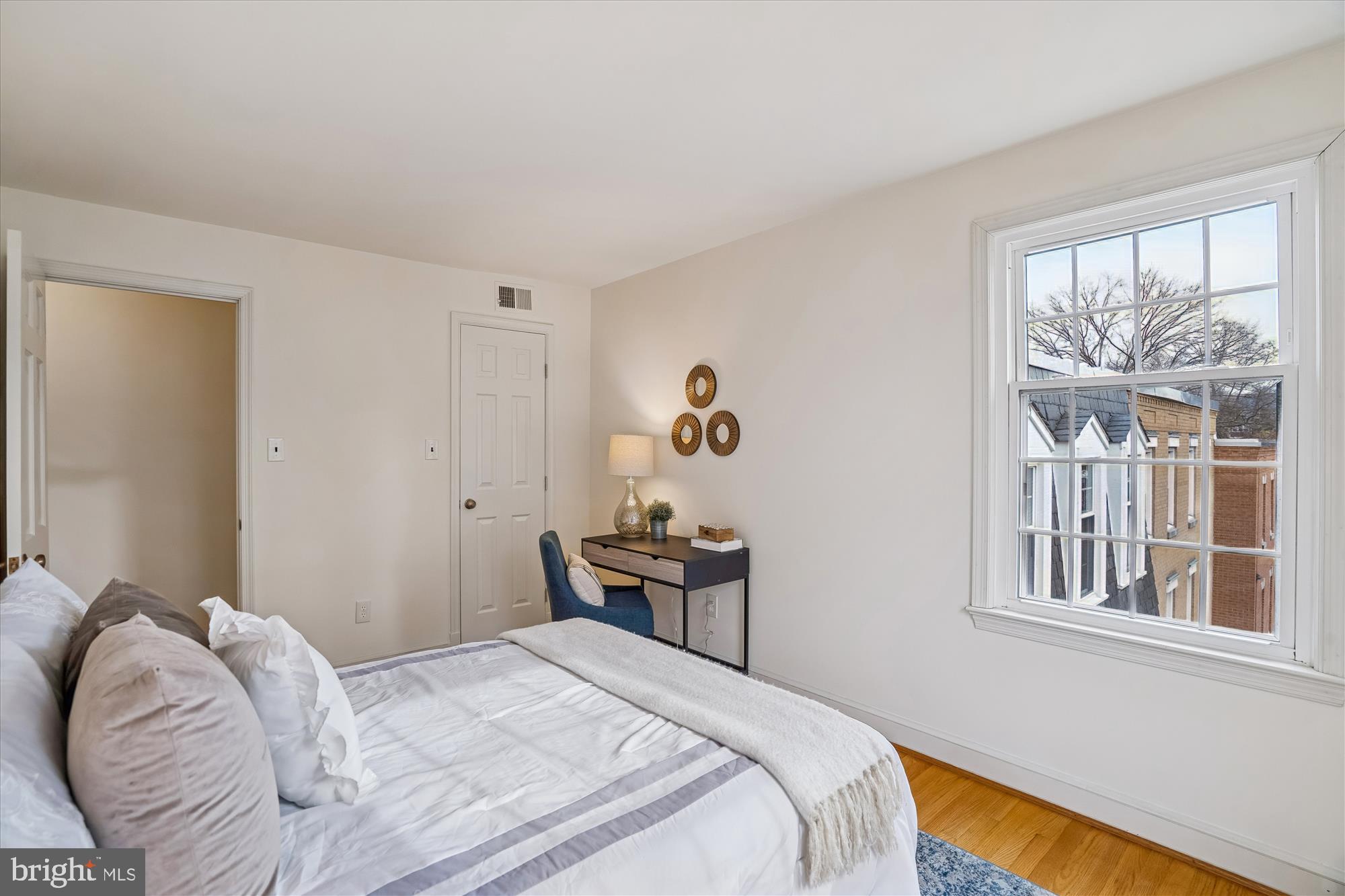 LYNNBROOK - Residential