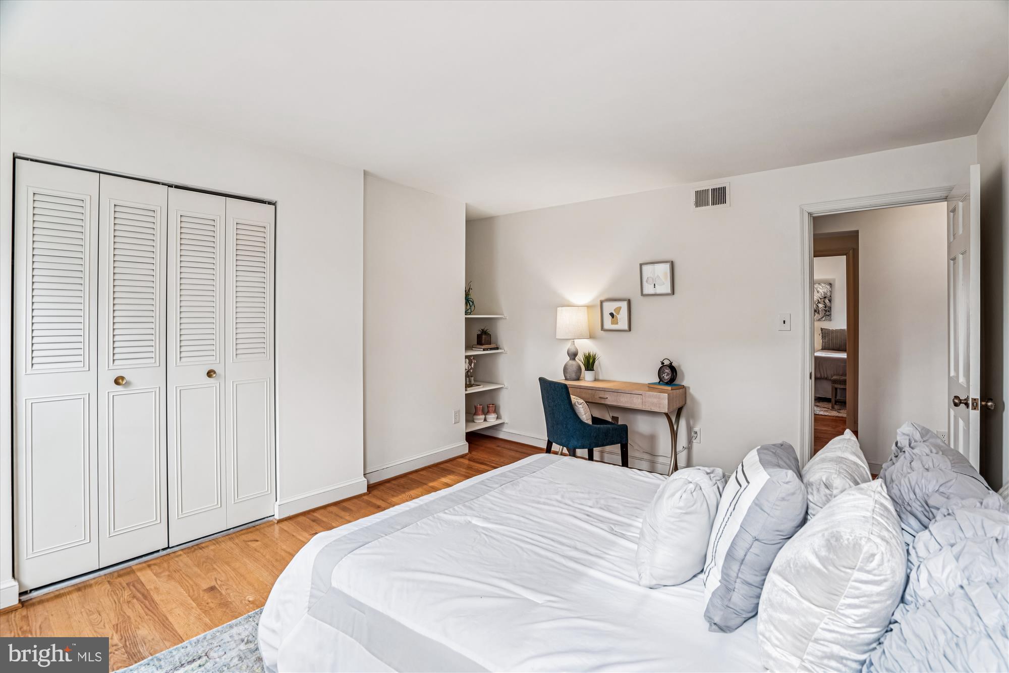 LYNNBROOK - Residential