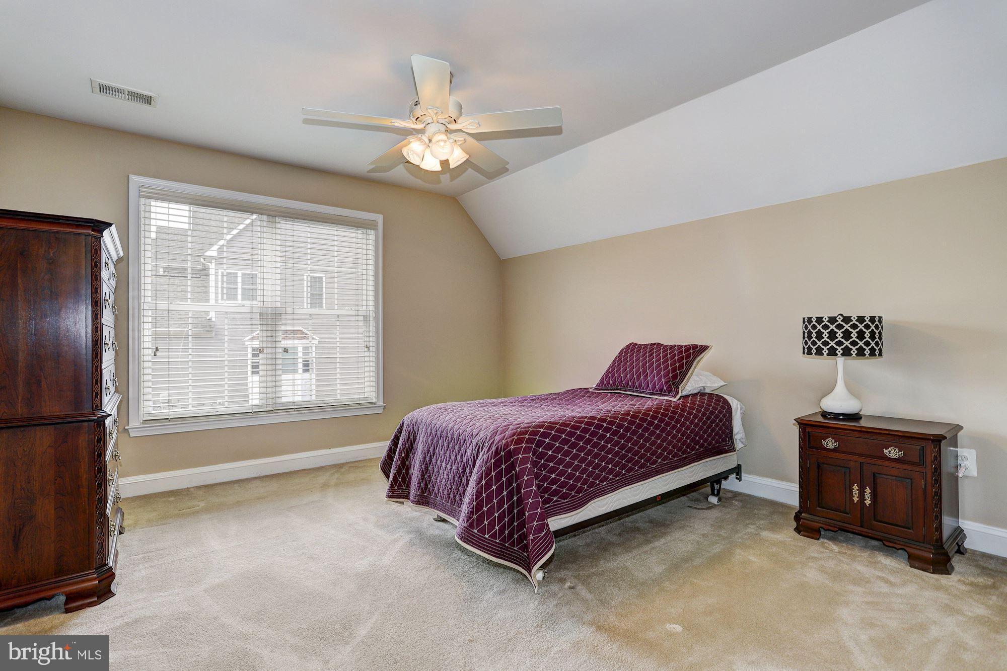 AUTUMN VIEW - Residential