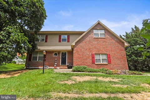Photo of 2168 Brandywine Lane, YORK, PA 17404 (MLS # PAYK2106064)