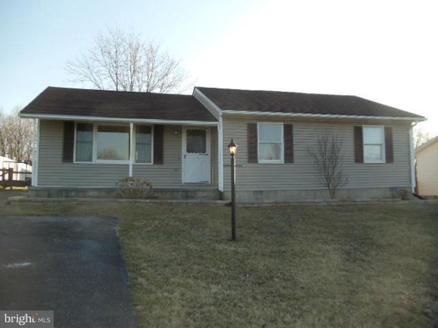 Beautiful, newly remodeled home in The Village at Lakeside. Engineered hardwood floors, tiled bathrooms w/ new fixtures, new  kitchen appliances, granite counter tops. Maple cabinets custom made for kitchen. New carpet in 2nd & 3rd bedrooms. Great location, close to I 81 ramps, shopping, schools & restaurants. Hurry with offers! Won't last long. All measurements are approximate.