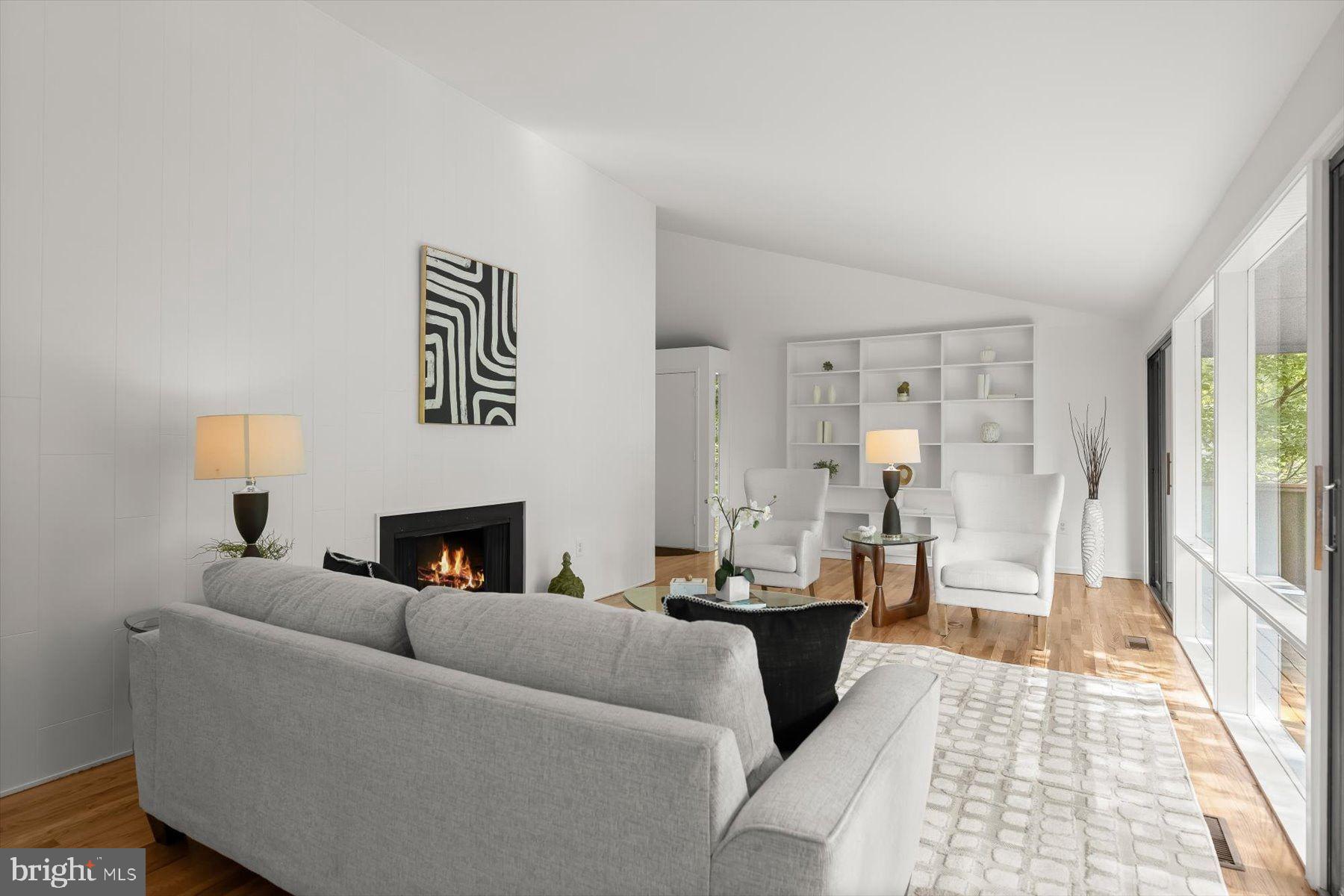 9412 GARDEN COURT