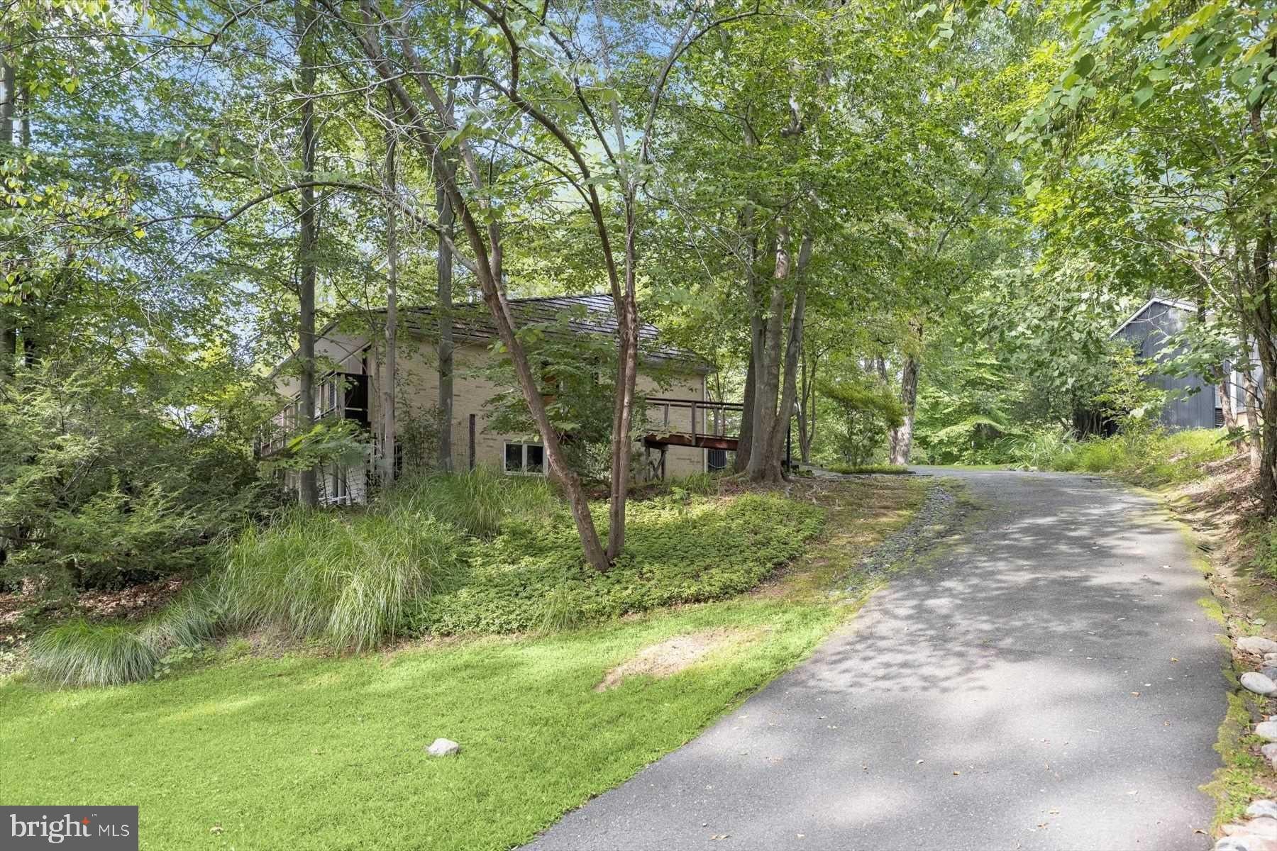 9412 GARDEN COURT