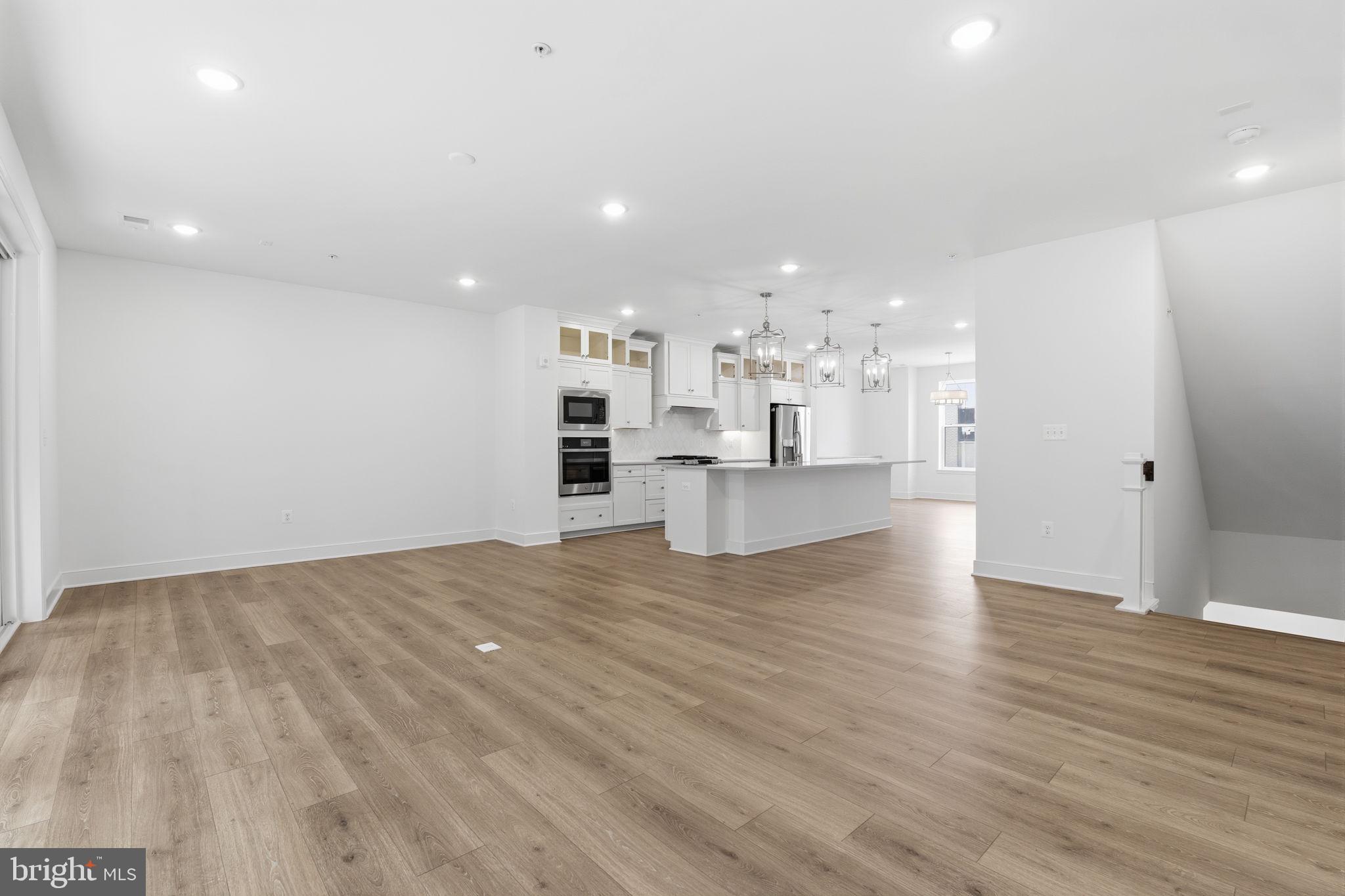 LOCKE LANDING - Residential