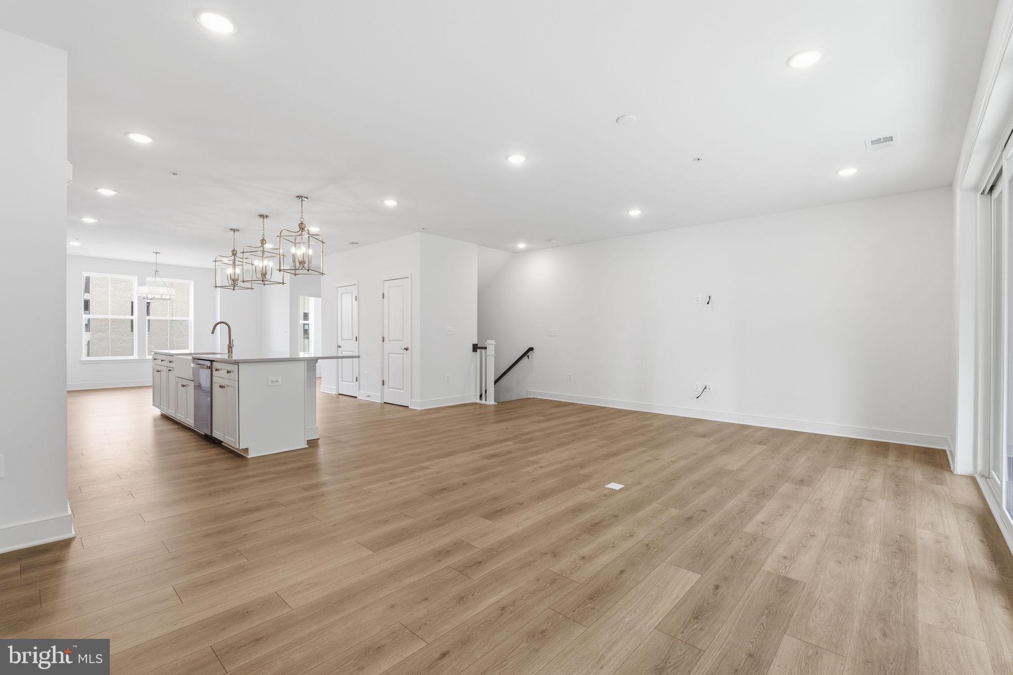 LOCKE LANDING - Residential