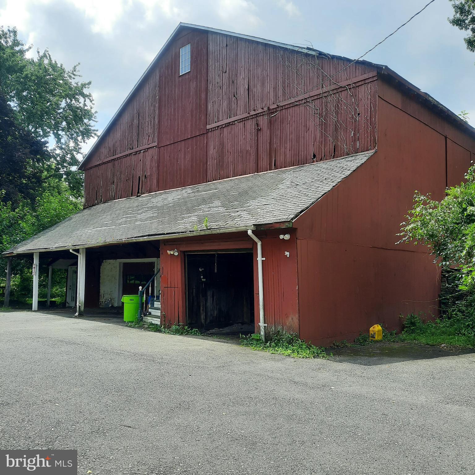 1233 BROAD STREET