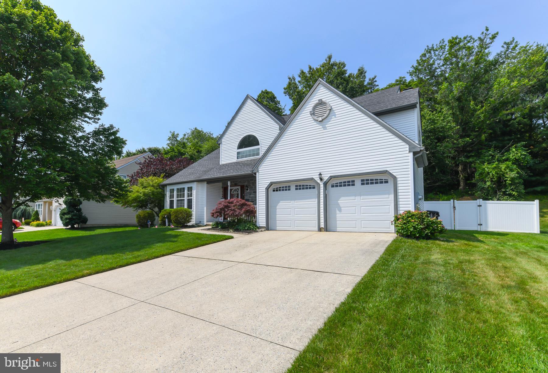 8 GREENWOOD DRIVE