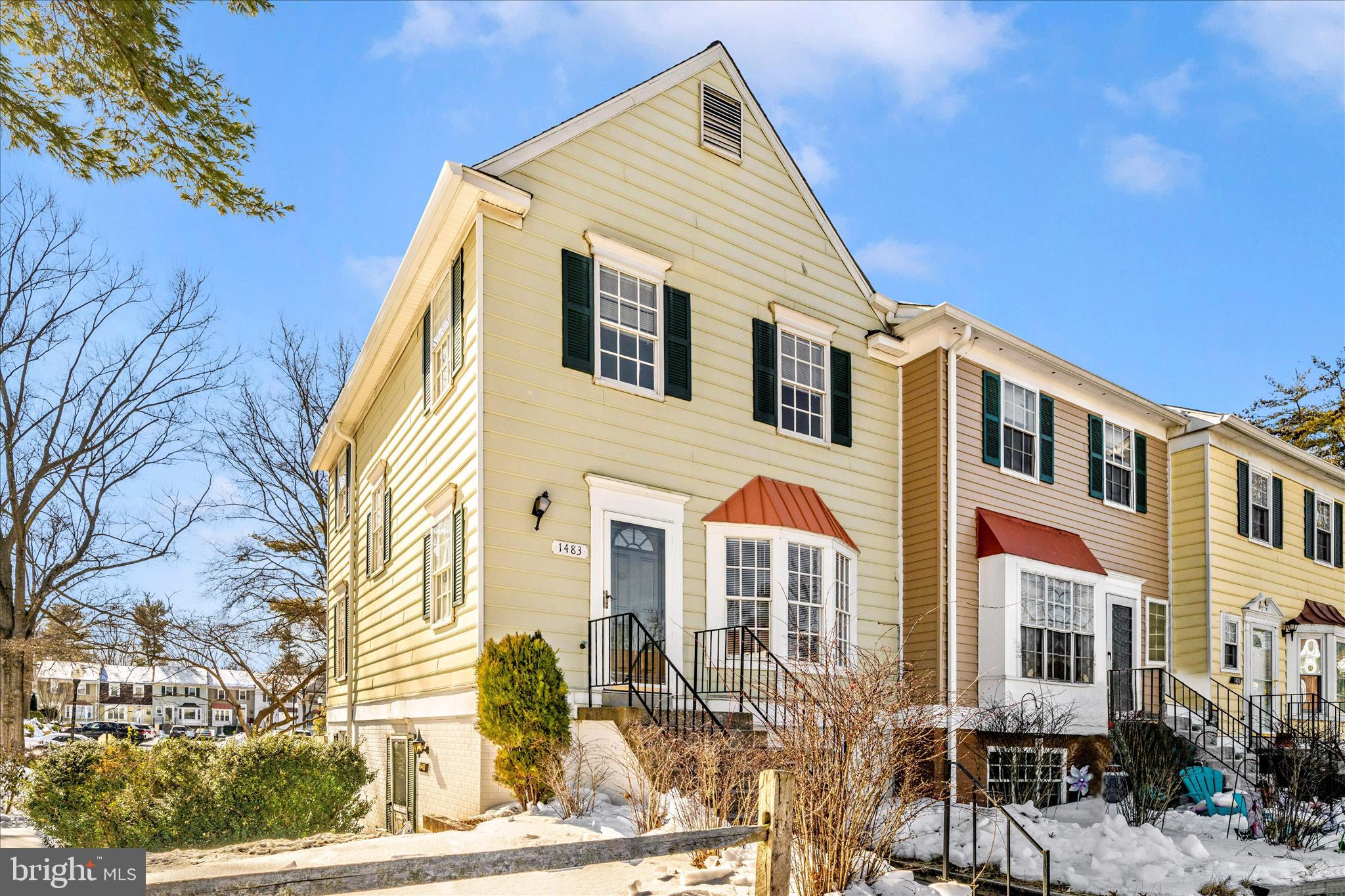 CROFTON MEWS CONDO - Residential