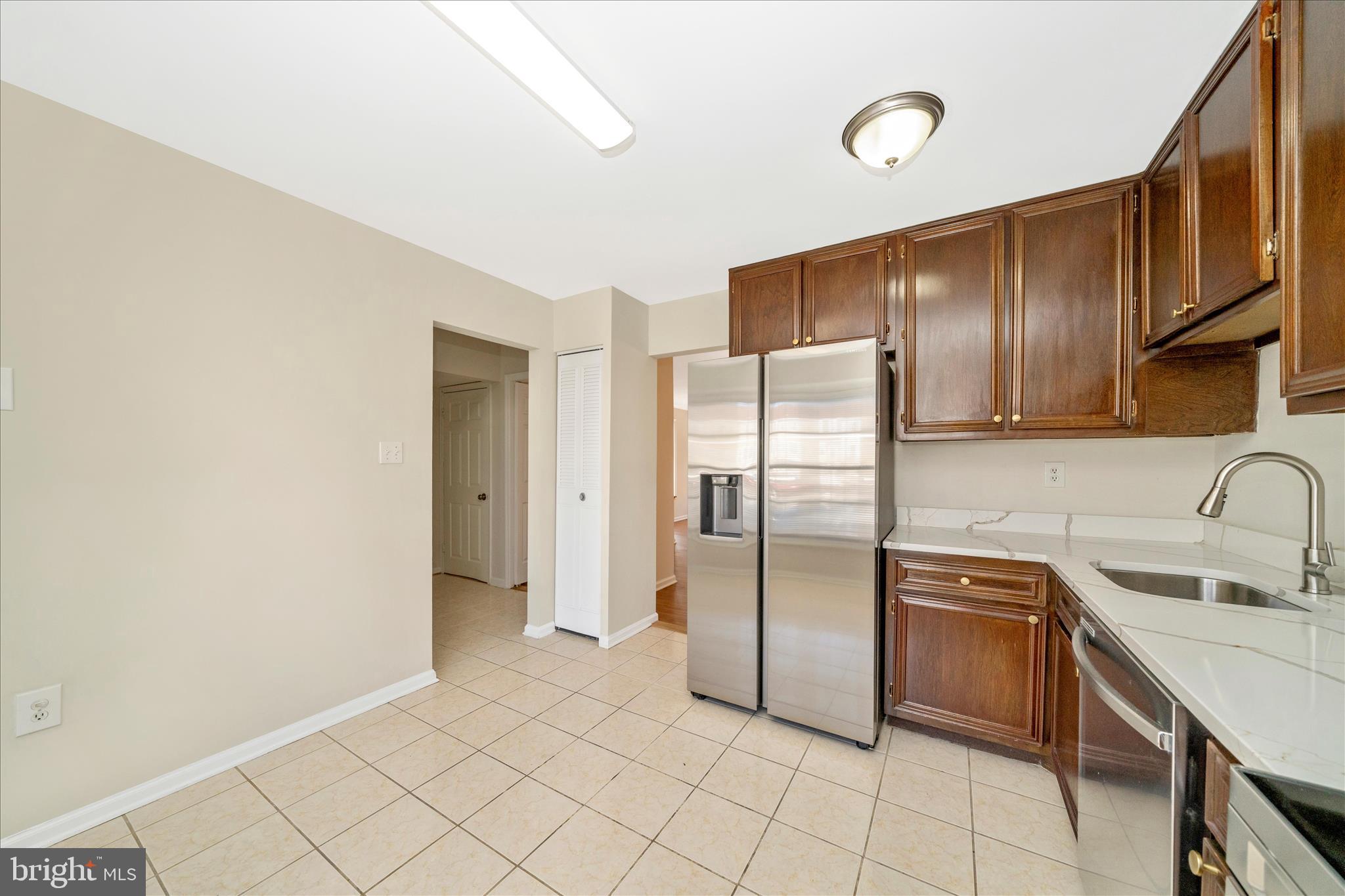 CROFTON MEWS CONDO - Residential