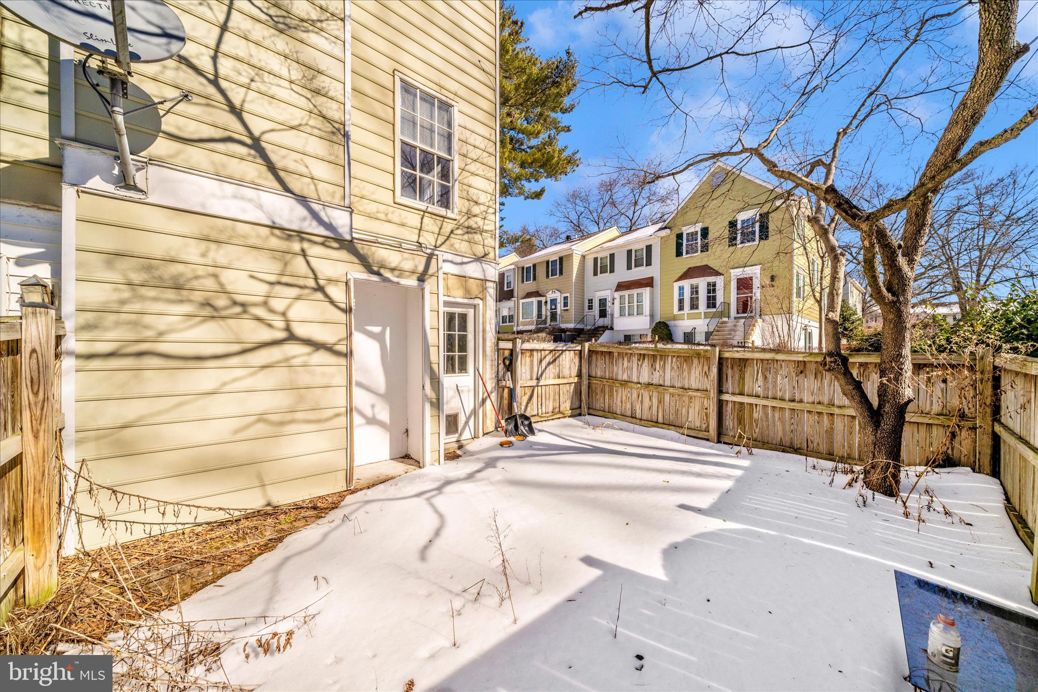 CROFTON MEWS CONDO - Residential