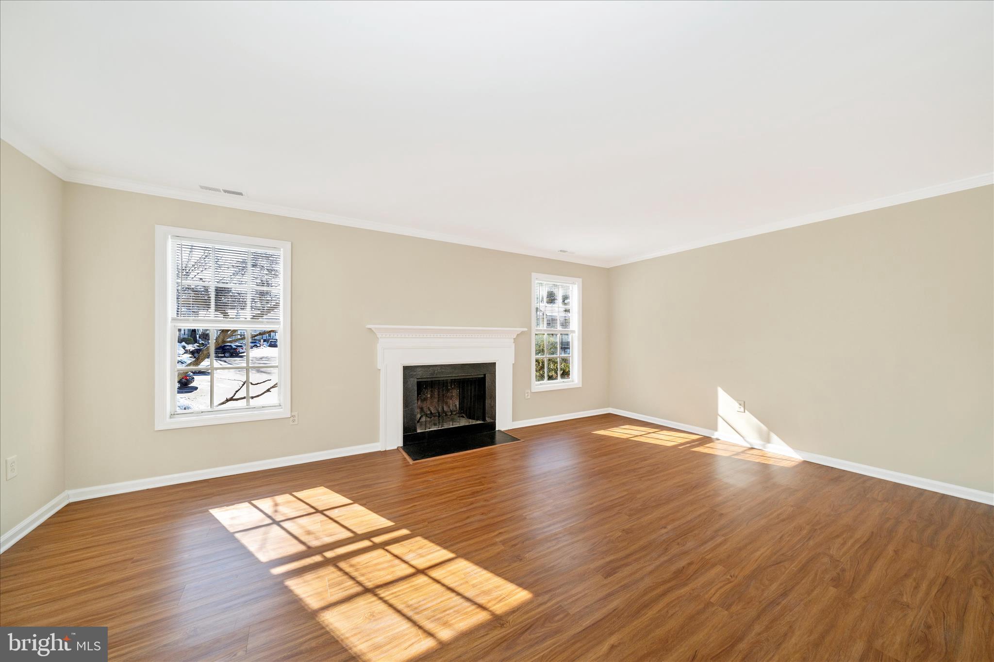 CROFTON MEWS CONDO - Residential