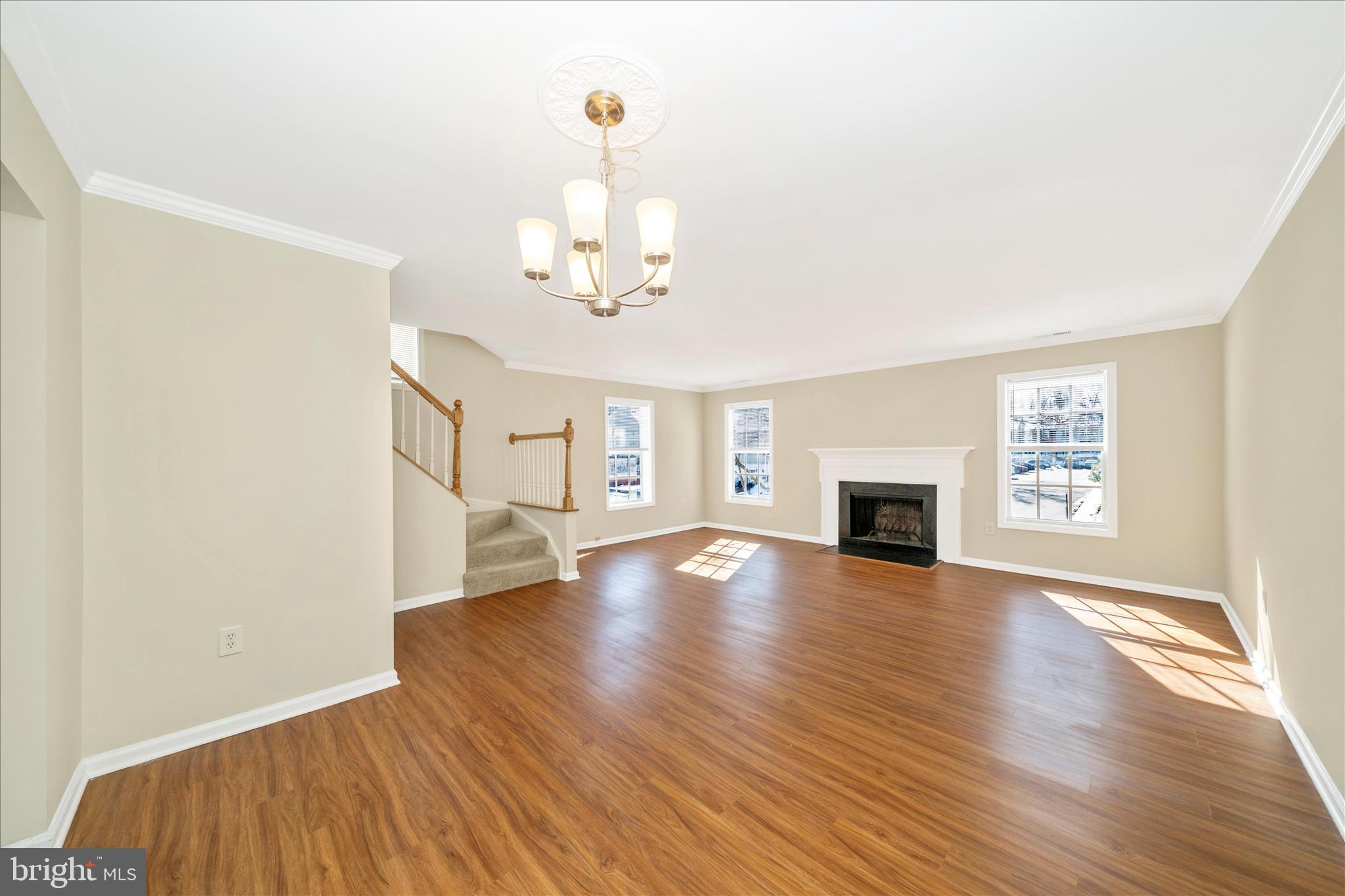 CROFTON MEWS CONDO - Residential