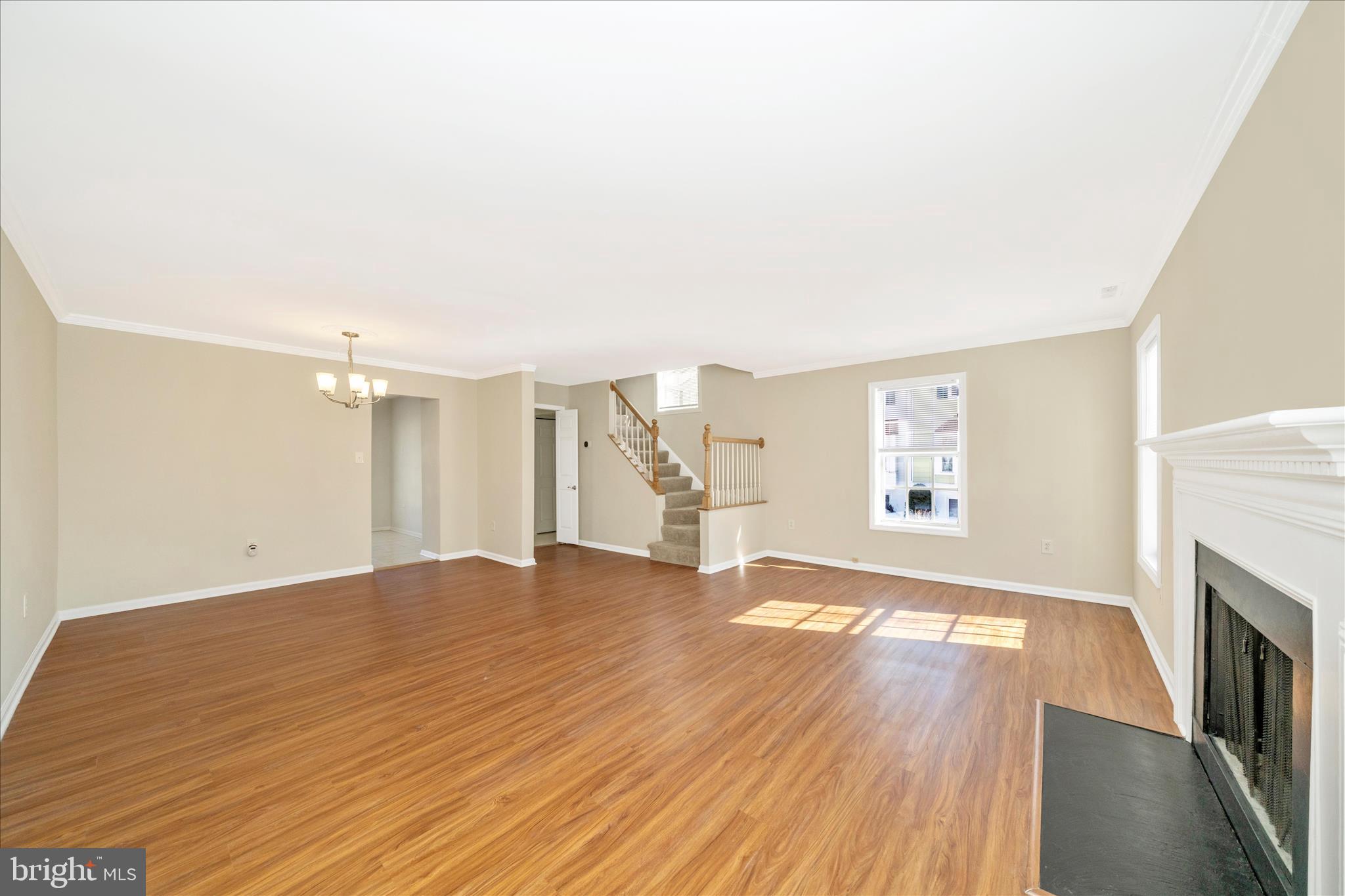 CROFTON MEWS CONDO - Residential