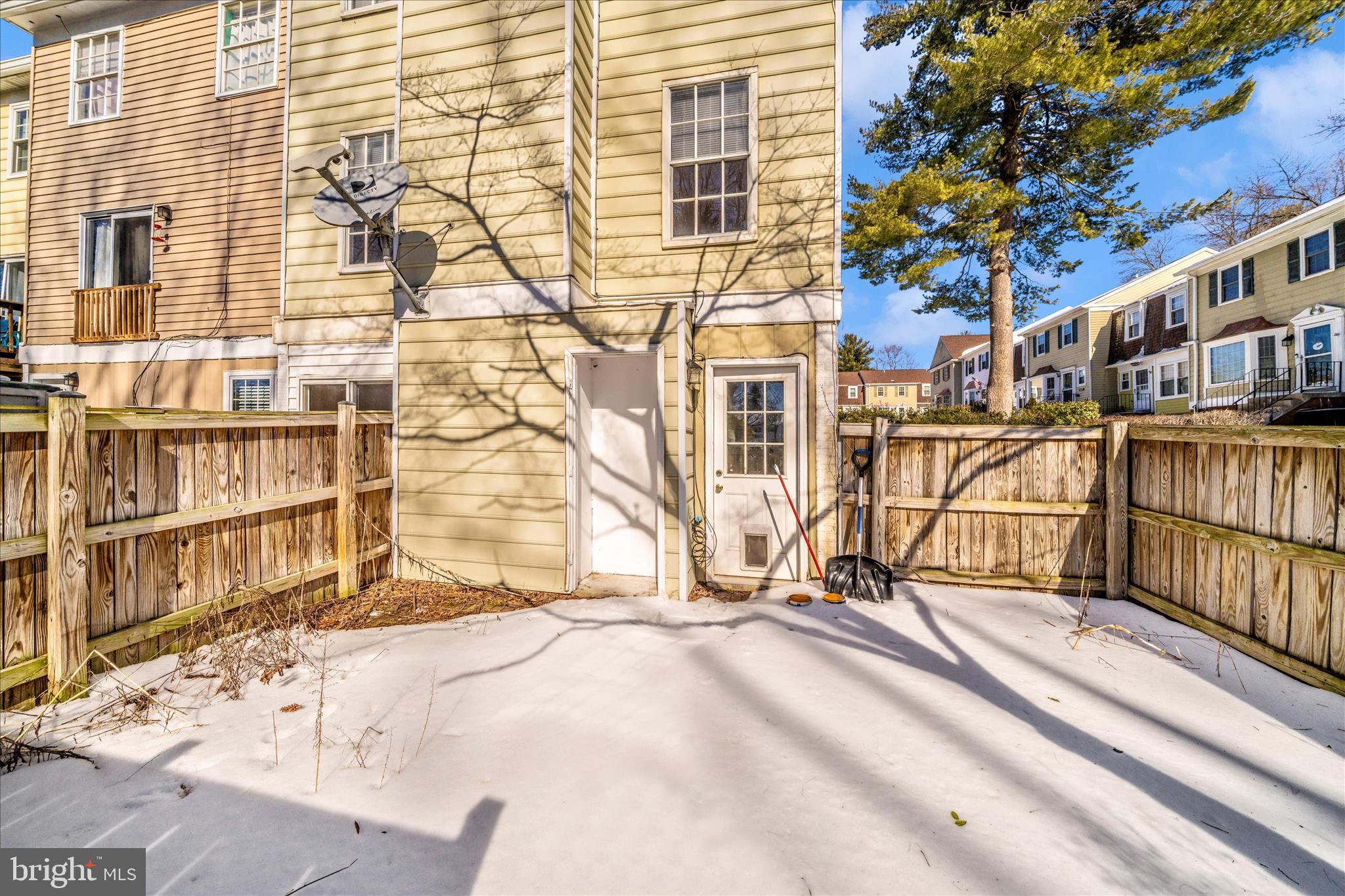 CROFTON MEWS CONDO - Residential