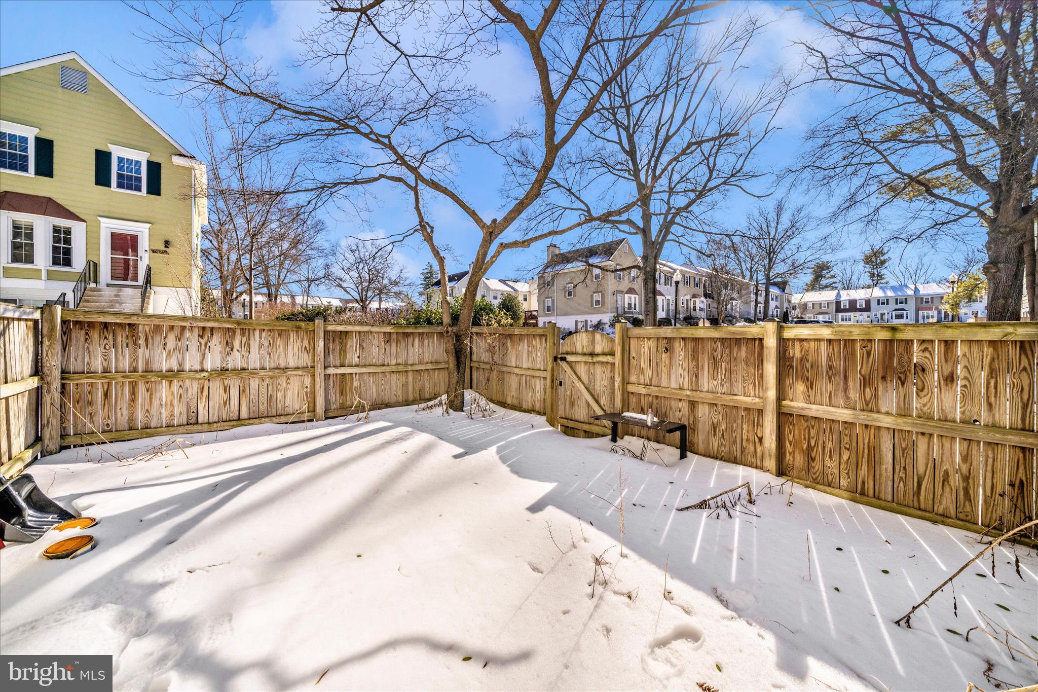 CROFTON MEWS CONDO - Residential