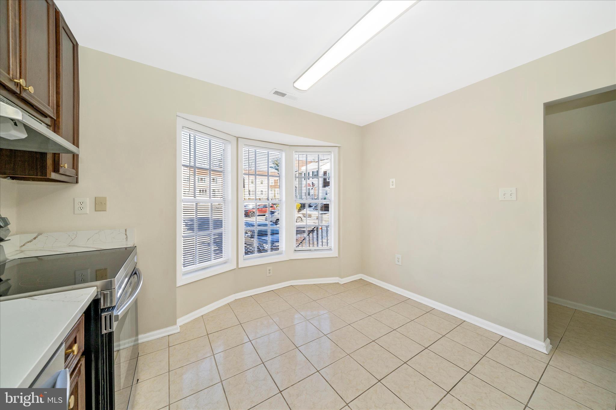 CROFTON MEWS CONDO - Residential