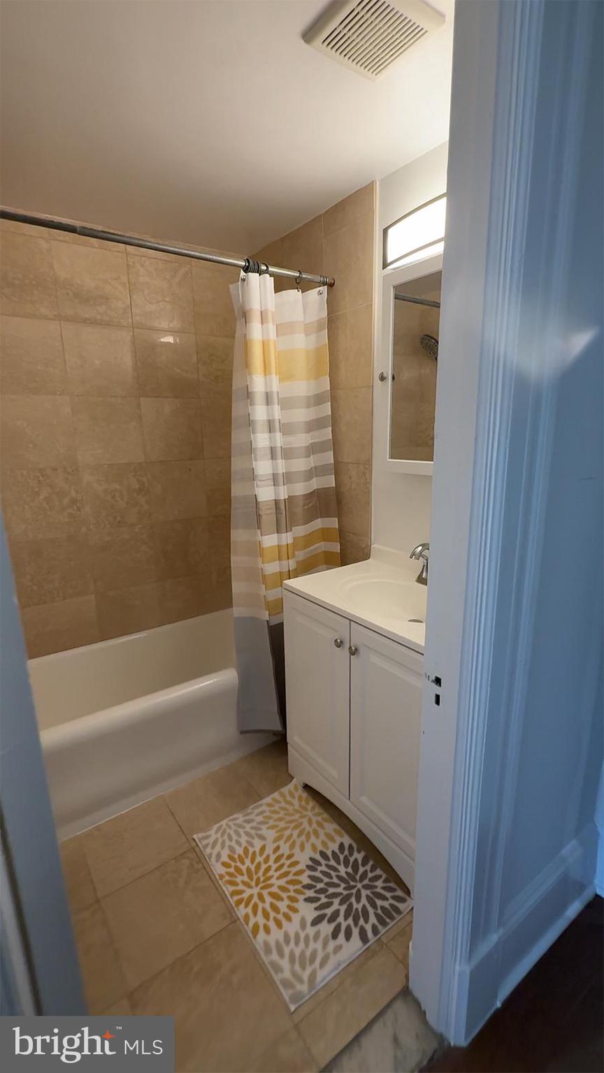 CENTER CITY - Residential Lease