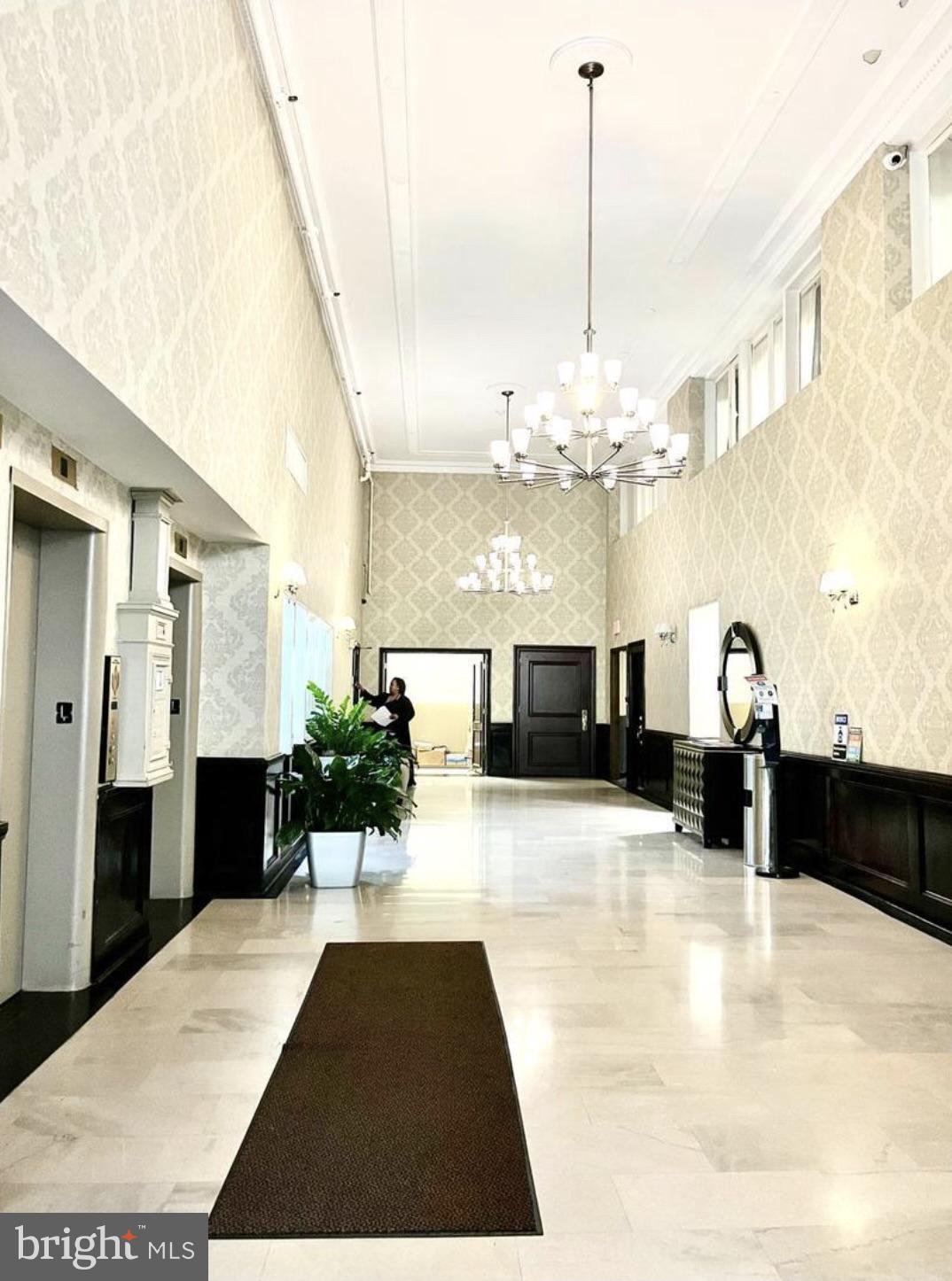 CENTER CITY - Residential Lease