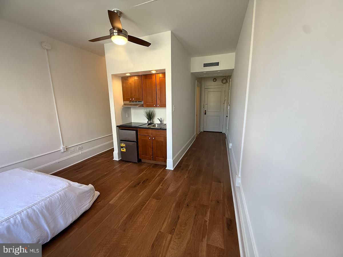 CENTER CITY - Residential Lease
