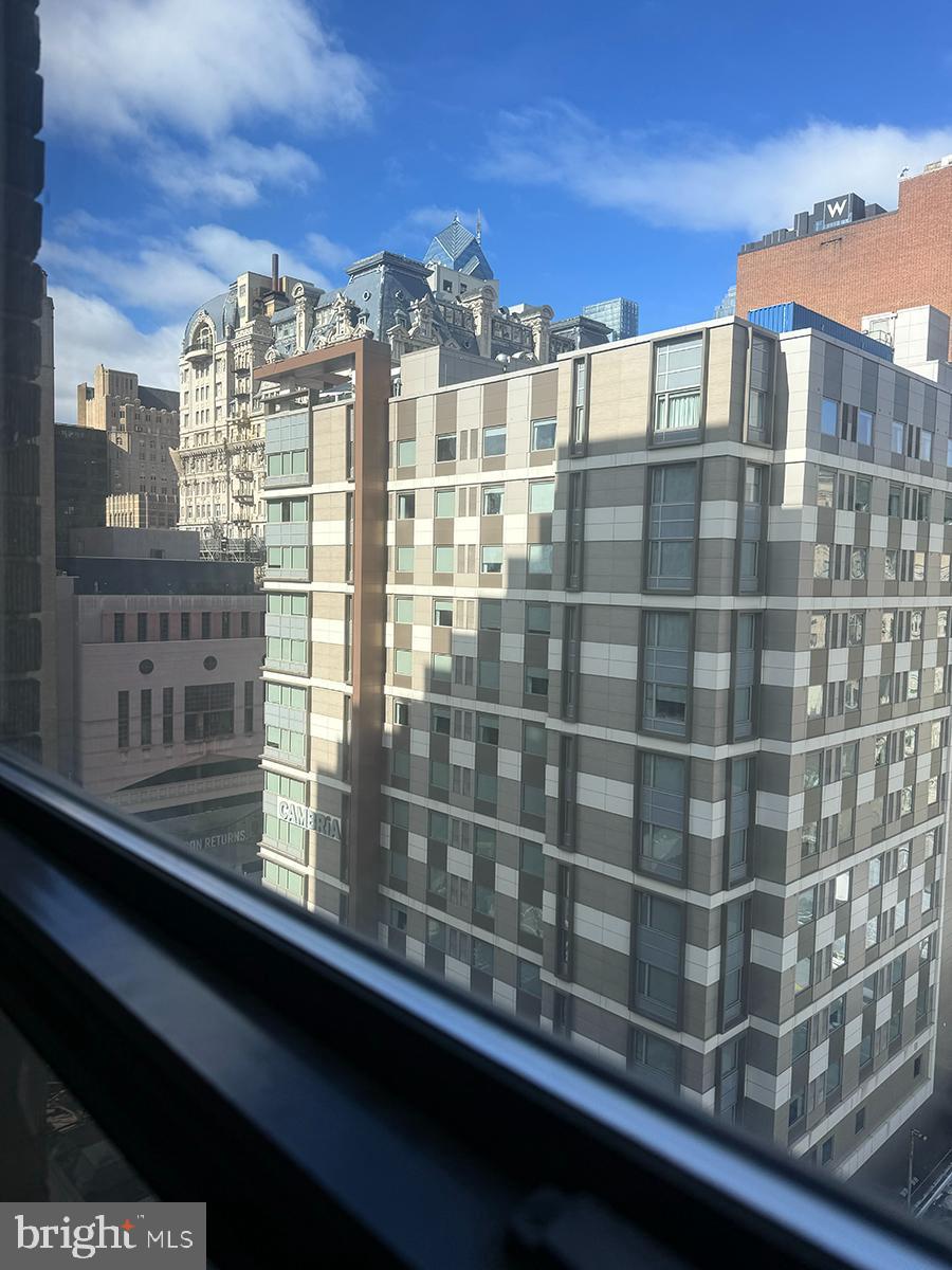 CENTER CITY - Residential Lease