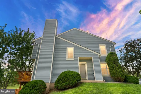 21700 Comstock Circle Unit 147, Sterling, VA MLS: VALO2095442