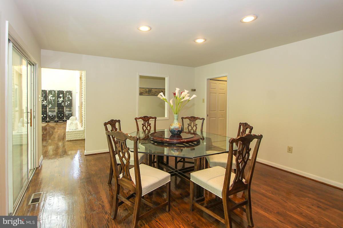 SIMPSON WOODS - Residential