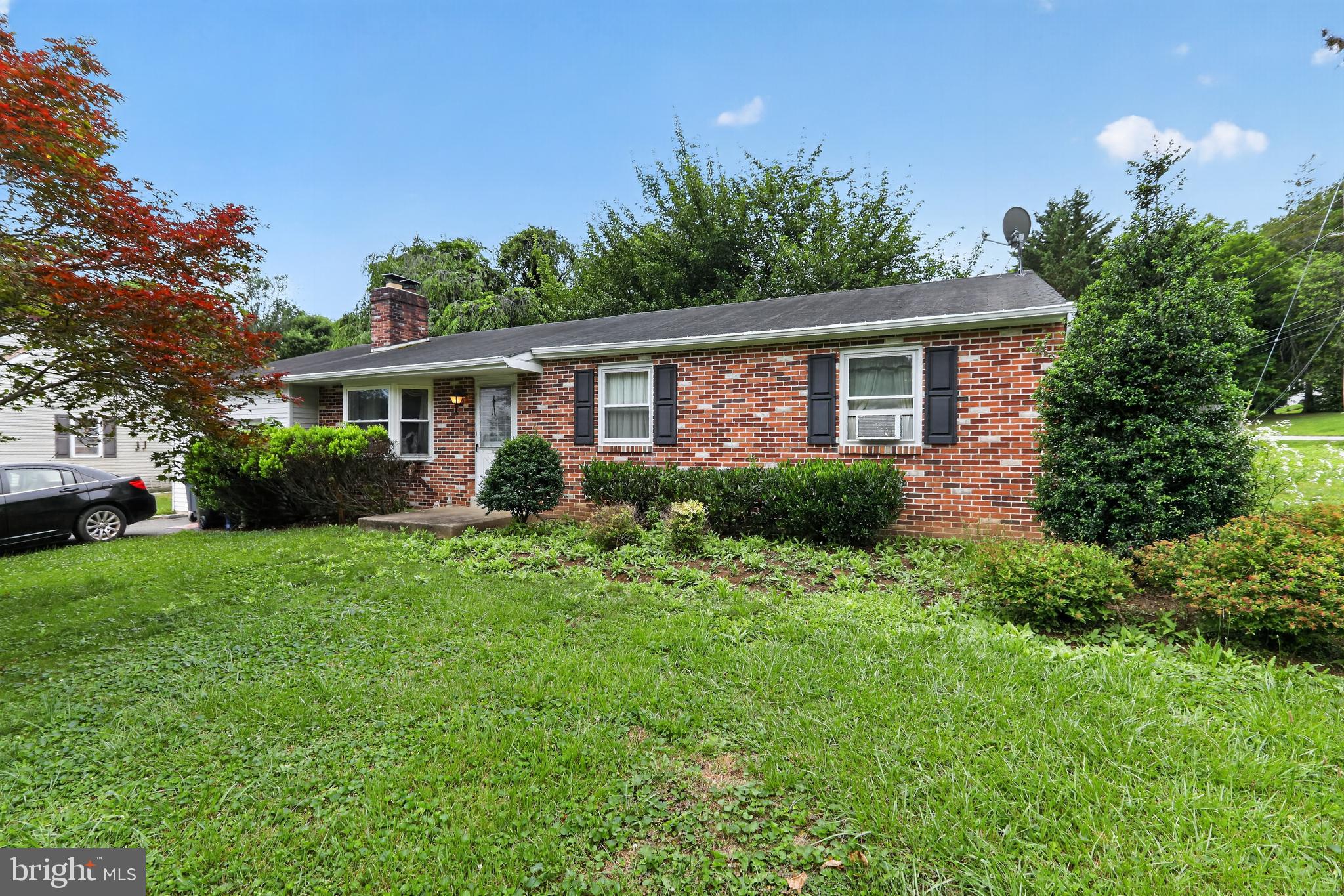 1 LYNN BOULEVARD