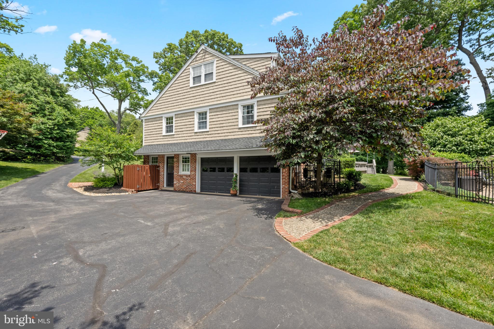 912 WEADLEY ROAD