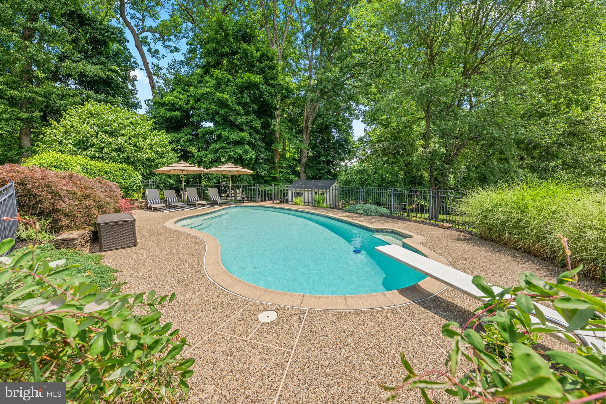 912 WEADLEY ROAD