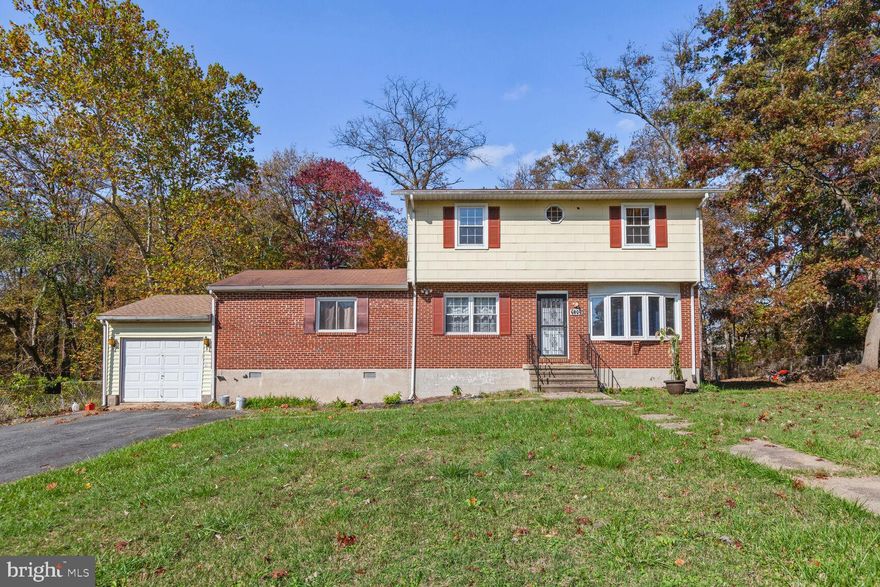 5 beds, 2.5 baths, Master bedroom on the first floor. Over 1 acre fenced yard. Hardwood floor for the entire house, newly painted. Living room with raised hearth fireplace and broad bay window! Expandable kitchen-dining room combo with adjacent deck and enclosed porch. One car garage and steel storage container. Mostly all fenced-in lot! At the end of a quiet street, five minutes to I-95, 695, Franklin Hospital, and the Golden Ring Shopping Center.