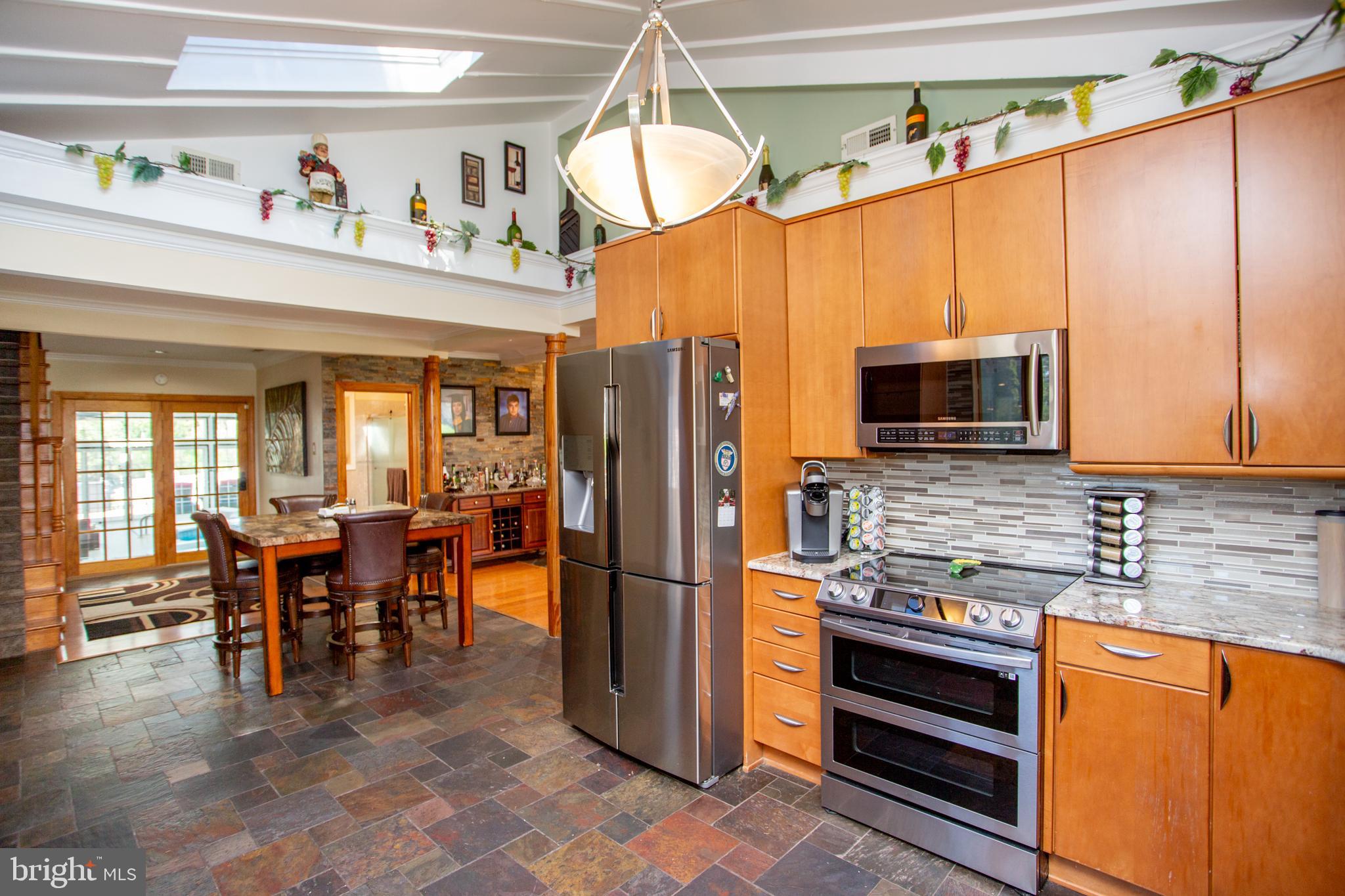 FEASTERVILLE - Residential