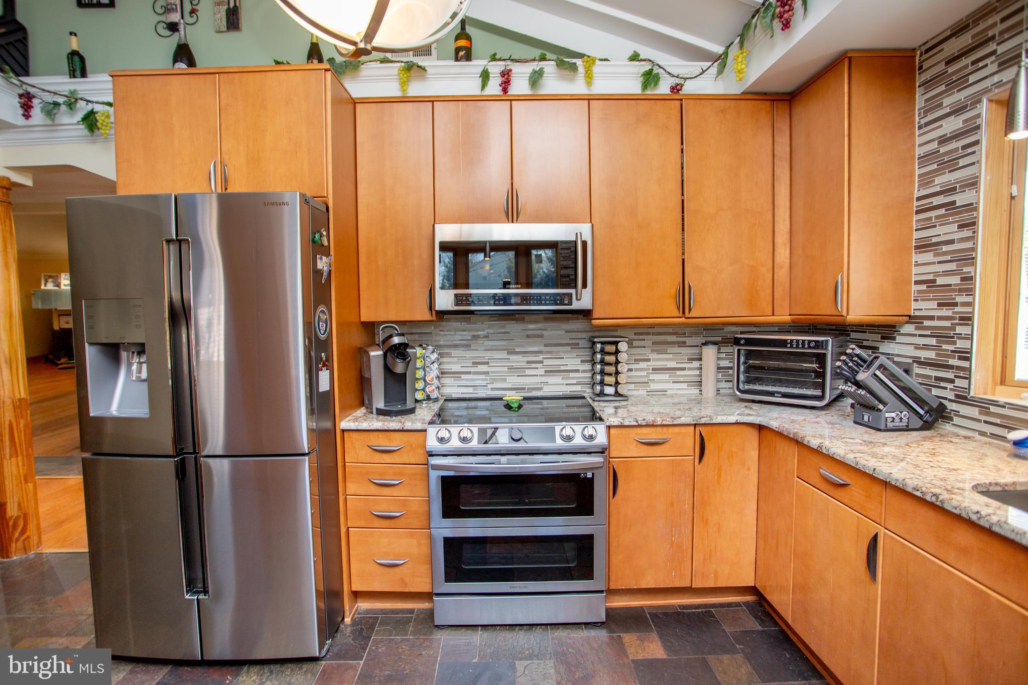 FEASTERVILLE - Residential