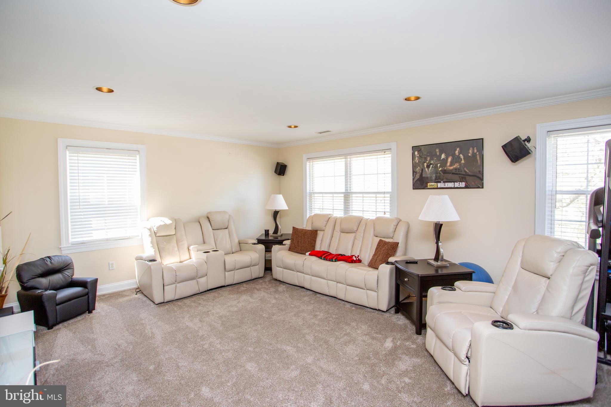 FEASTERVILLE - Residential