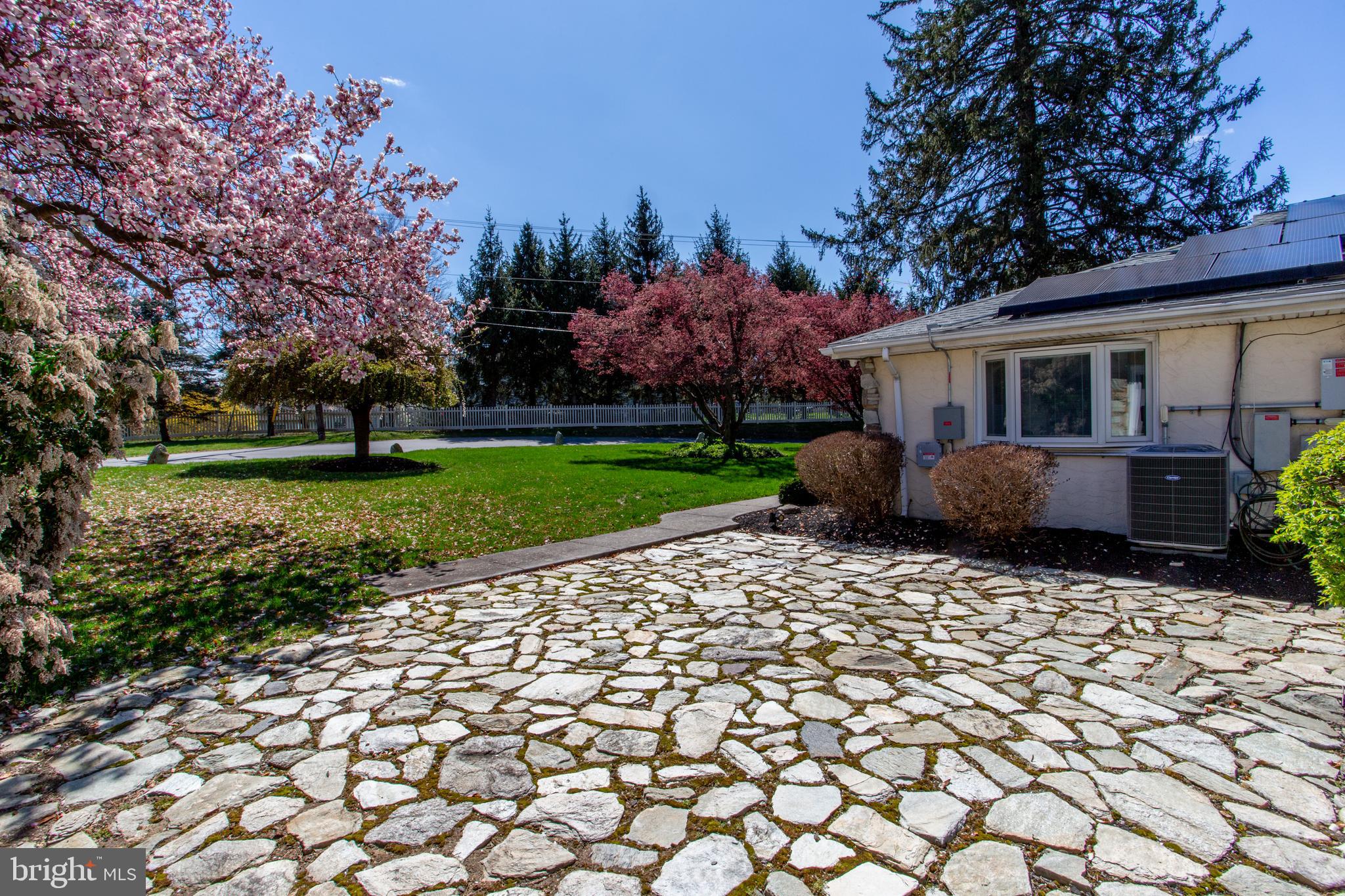 FEASTERVILLE - Residential