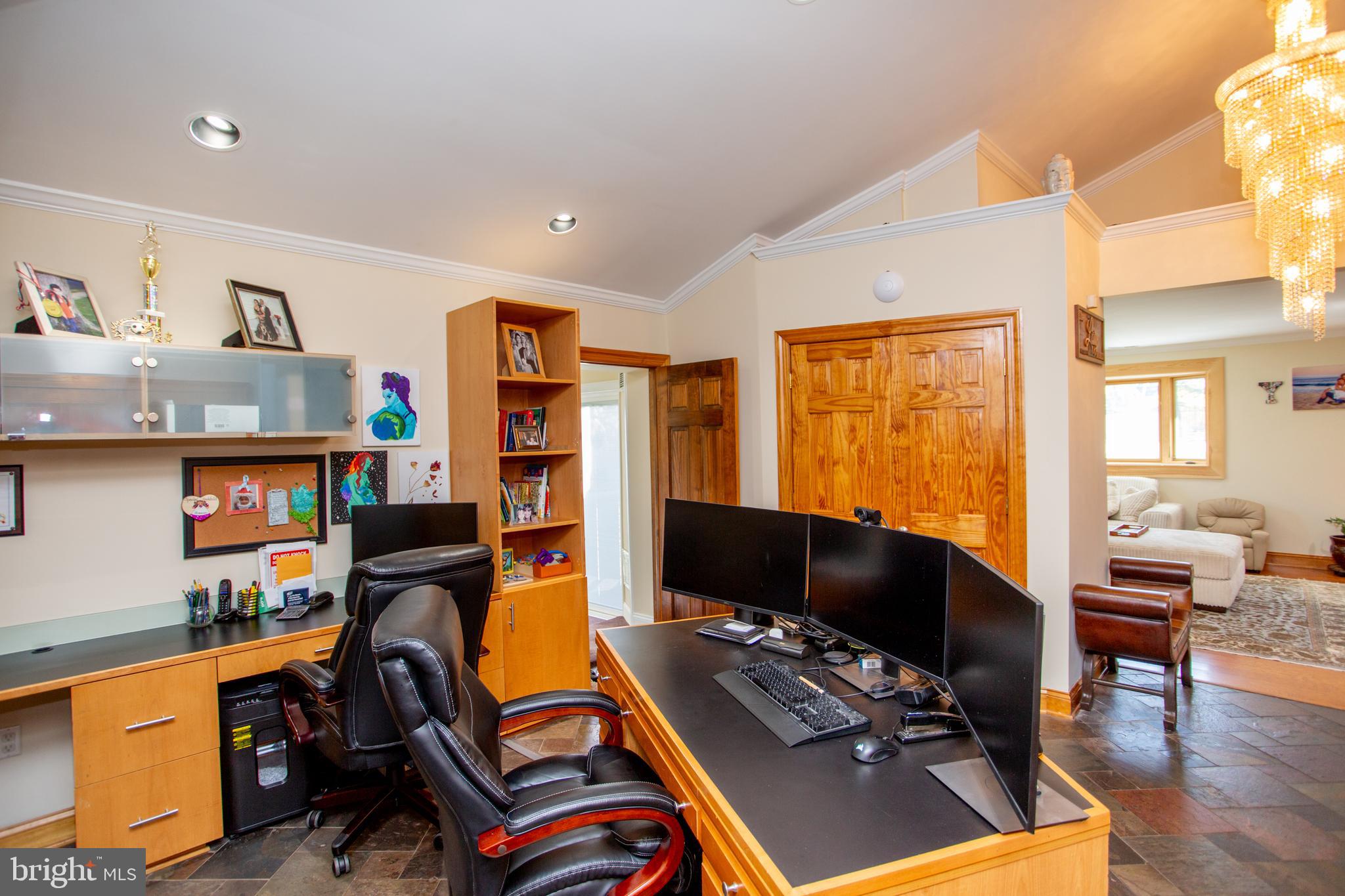 FEASTERVILLE - Residential