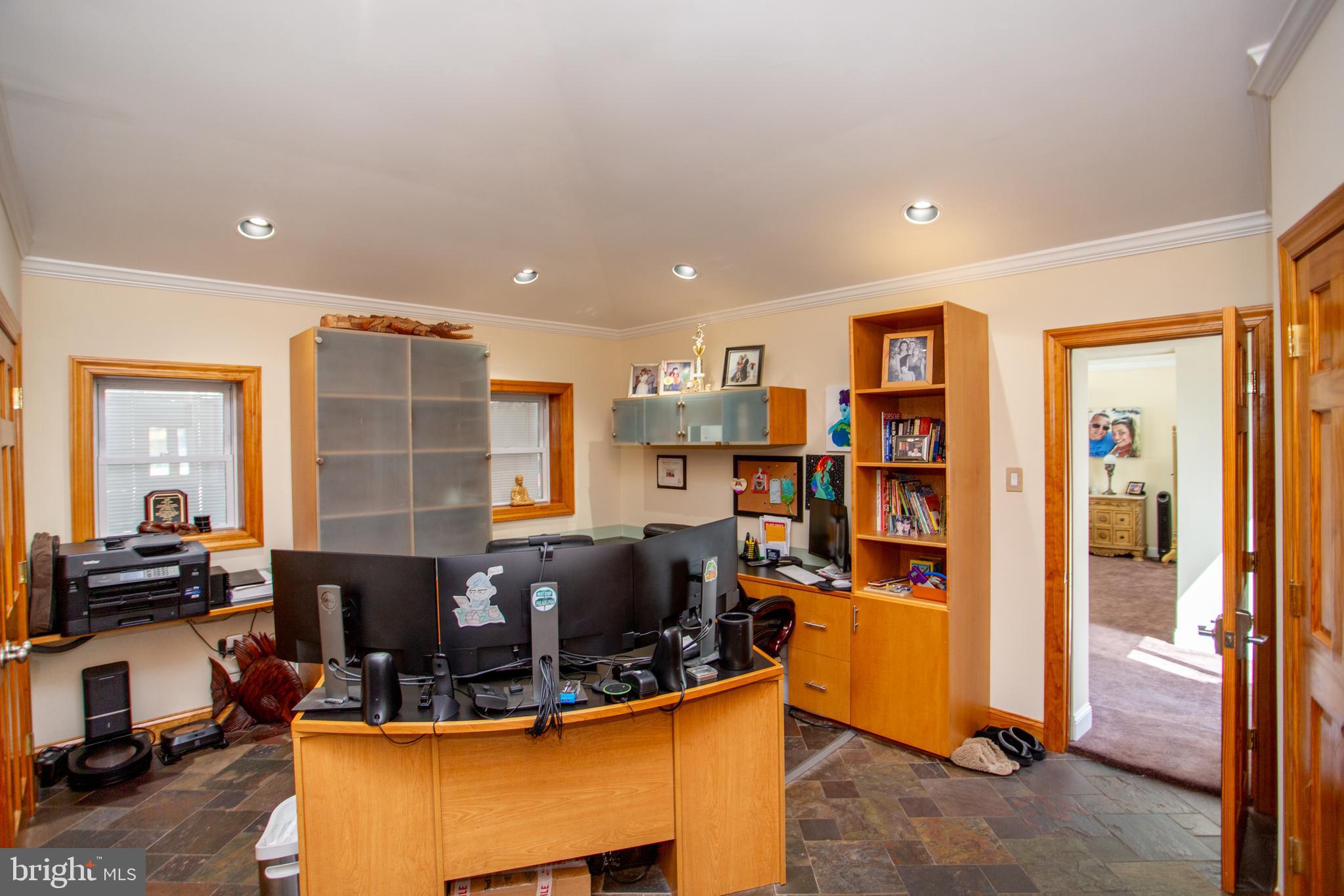 FEASTERVILLE - Residential