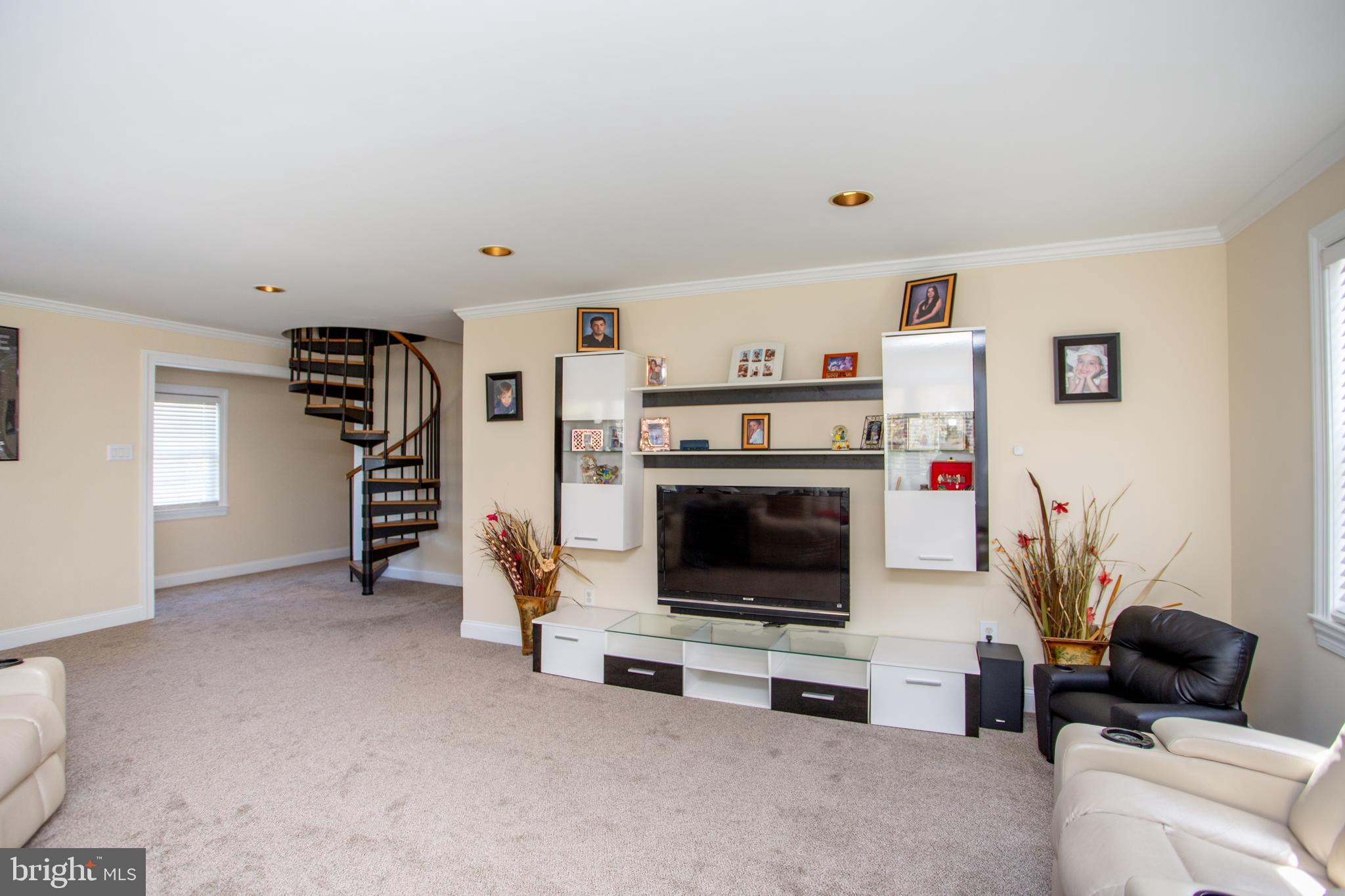 FEASTERVILLE - Residential